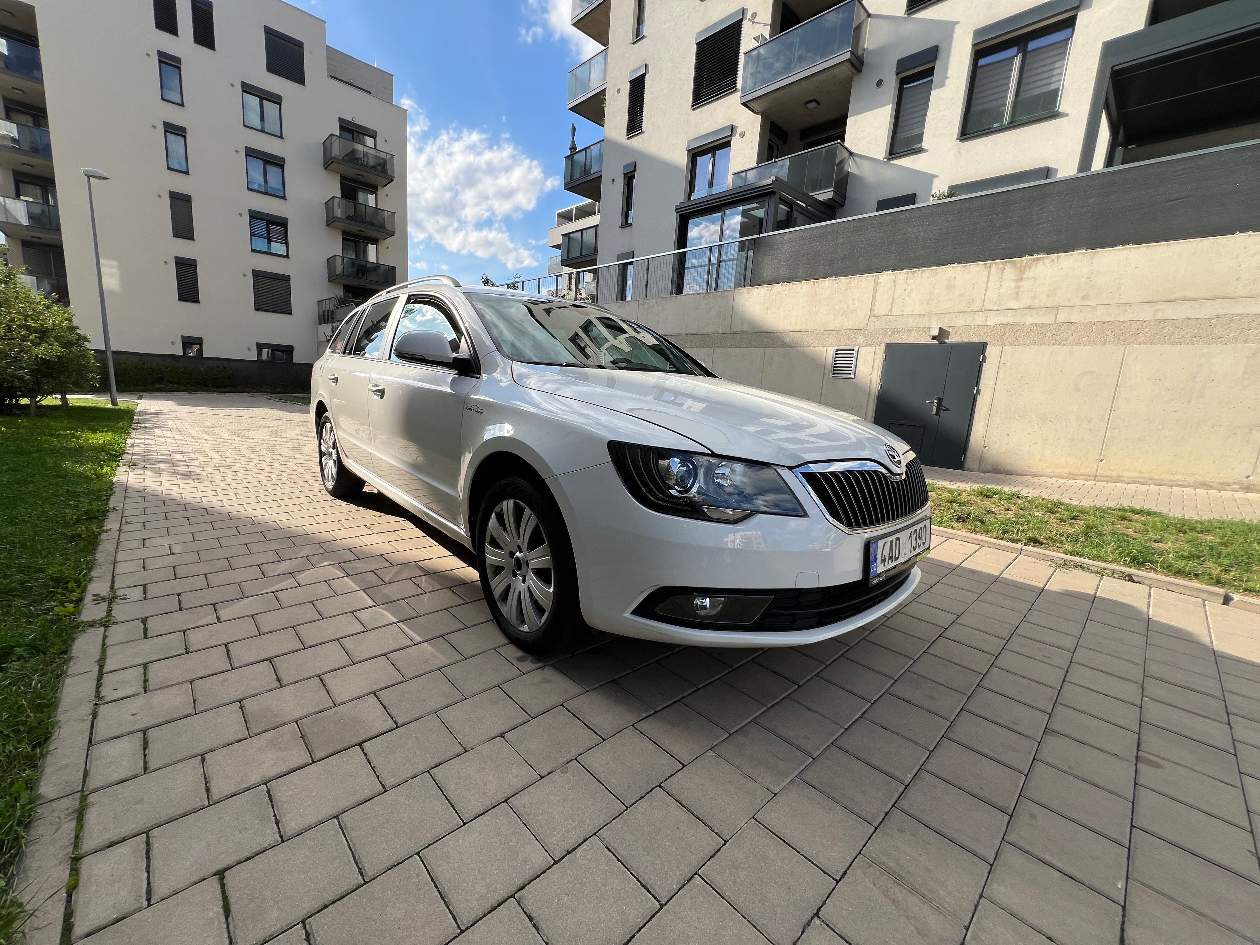 Škoda Superb, Škoda Superb II 2.0 TDI 103 kW - fotka 2
