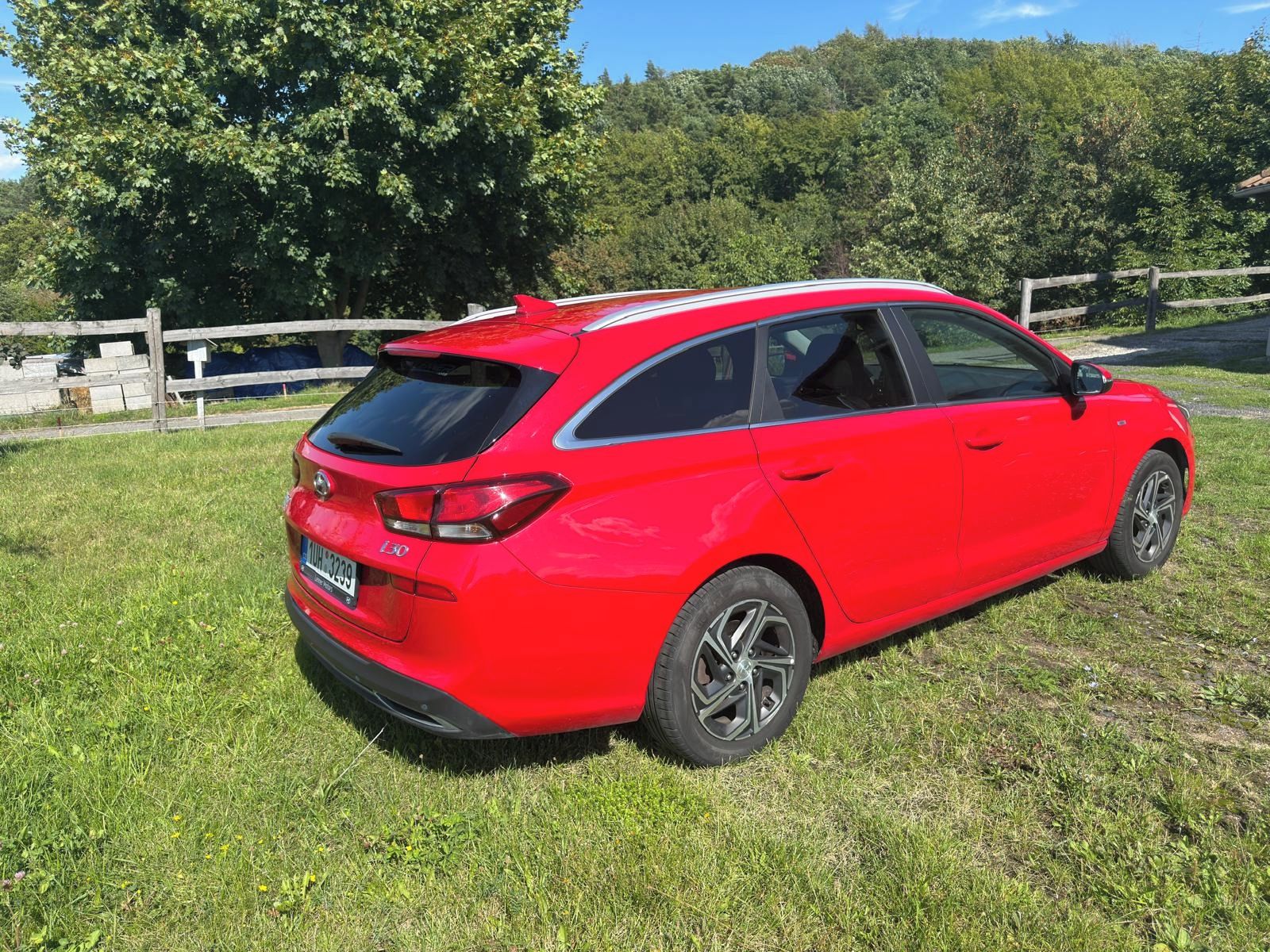 Hyundai i30, 1,5 TGDi automat - fotka 4