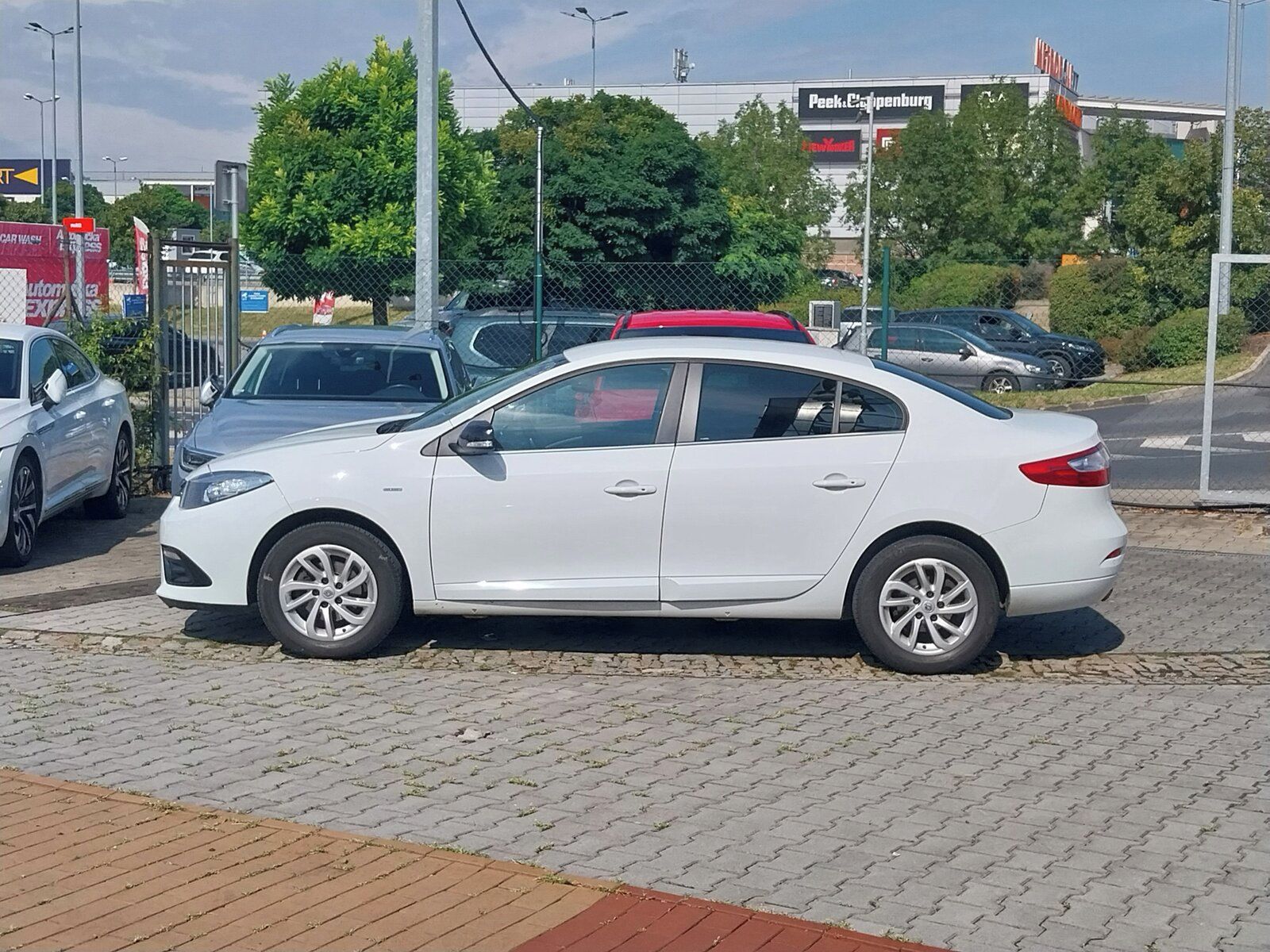 Renault Fluence, 1.6 16V, Serv.kniha - fotka 3