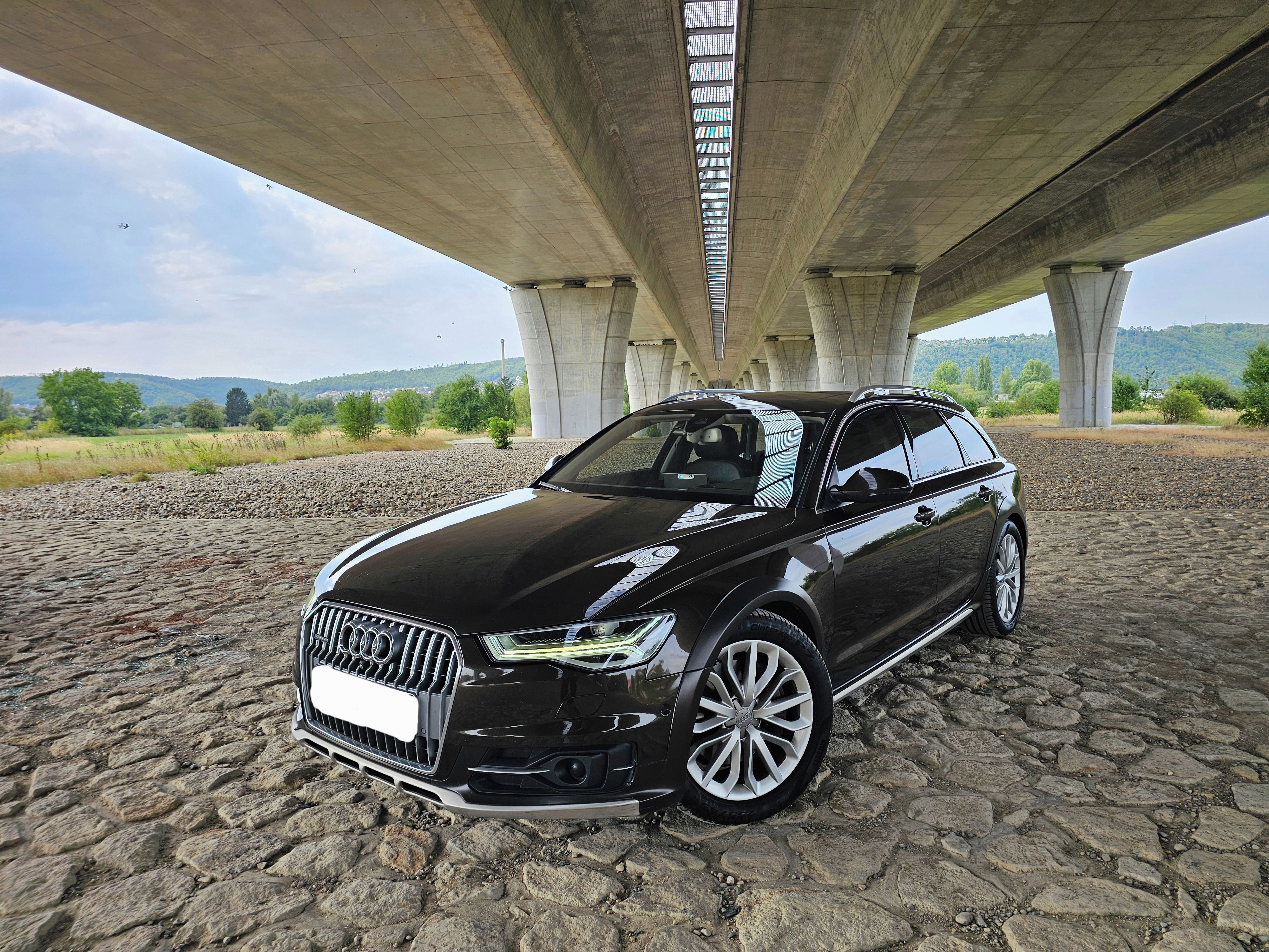 Audi A6 allroad, 3.0Bitdi po servisu za 250 000