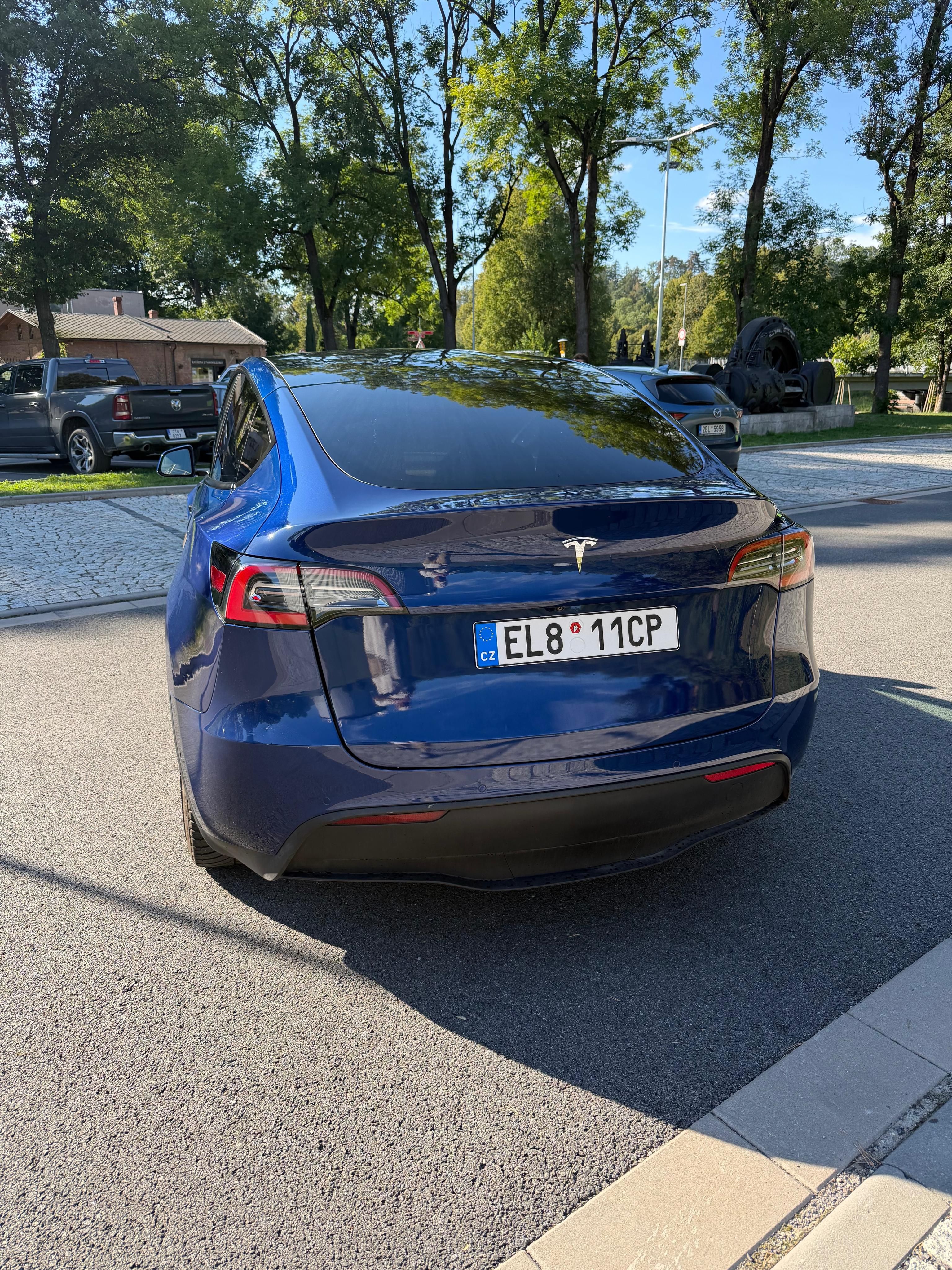 Tesla Model Y - fotka 2