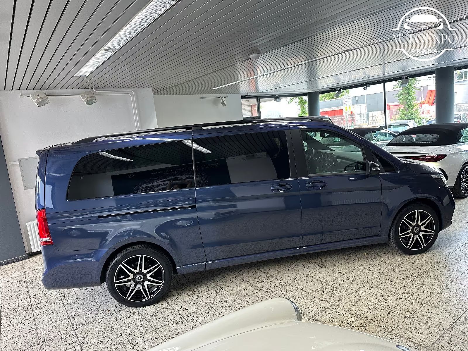 Mercedes-Benz Třídy V, 300d 4x4* Extralong AMG* - fotka 5