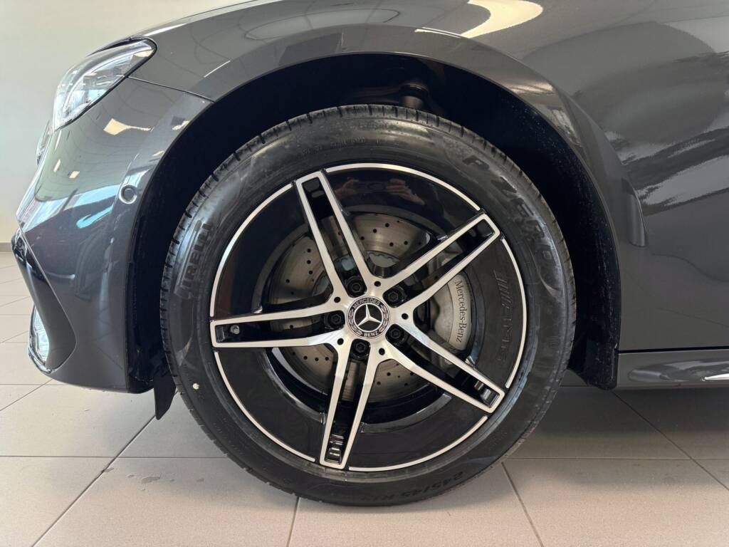 Mercedes-Benz Třídy E, 300 de 4MATIC - fotka 5