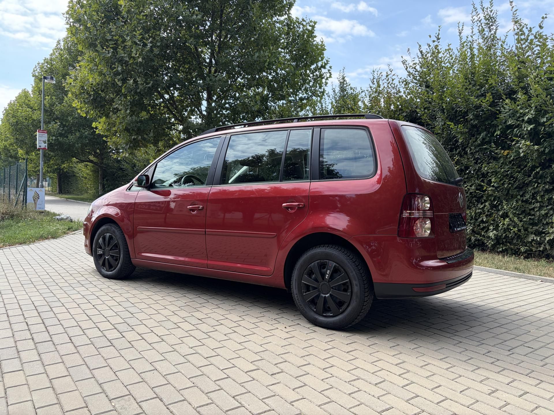 Volkswagen Touran, 1.6 75KW 7 míst Trendline - fotka 6