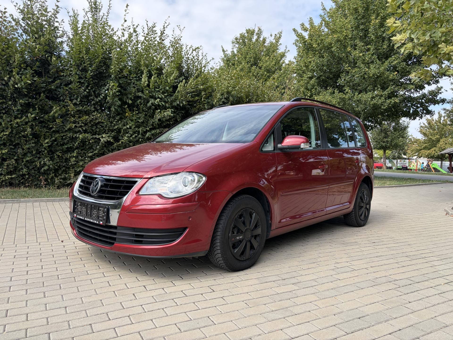 Volkswagen Touran, 1.6 75KW 7 míst Trendline - fotka 3