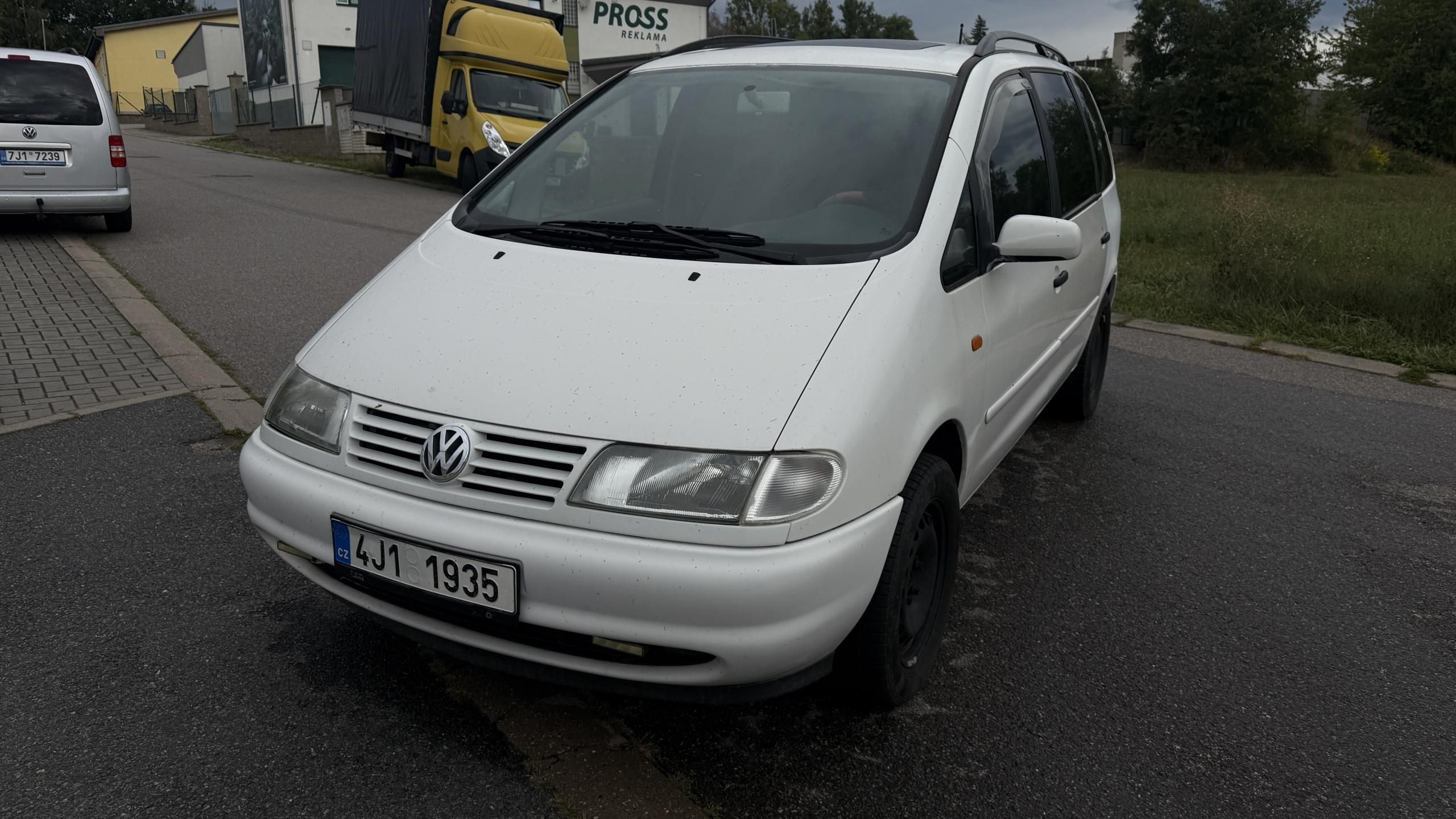 Volkswagen Sharan, 1.9TDI 81KW 110PS 6MÍST TAŽNÉ - fotka 2