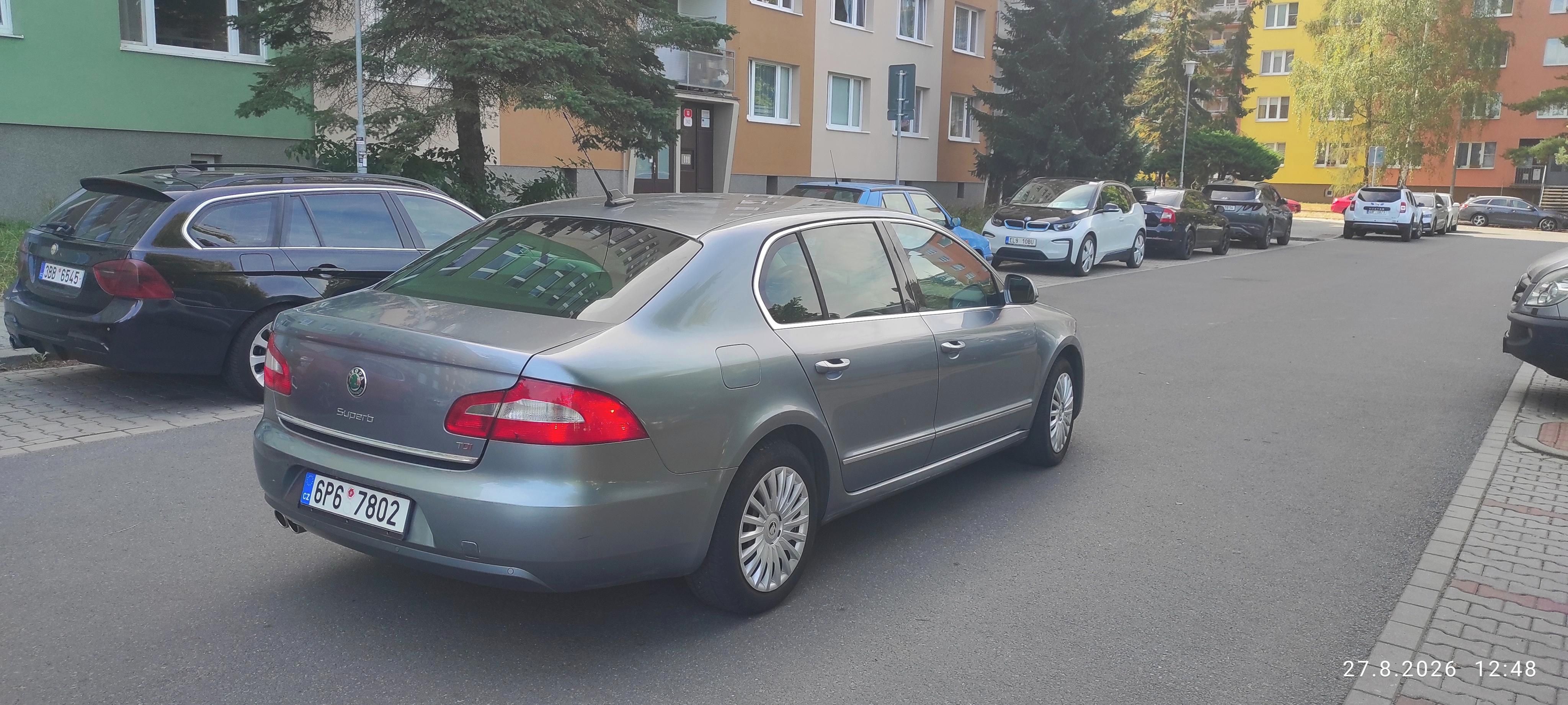 Škoda Superb, 125kw,  automat,klimatizace - fotka 4