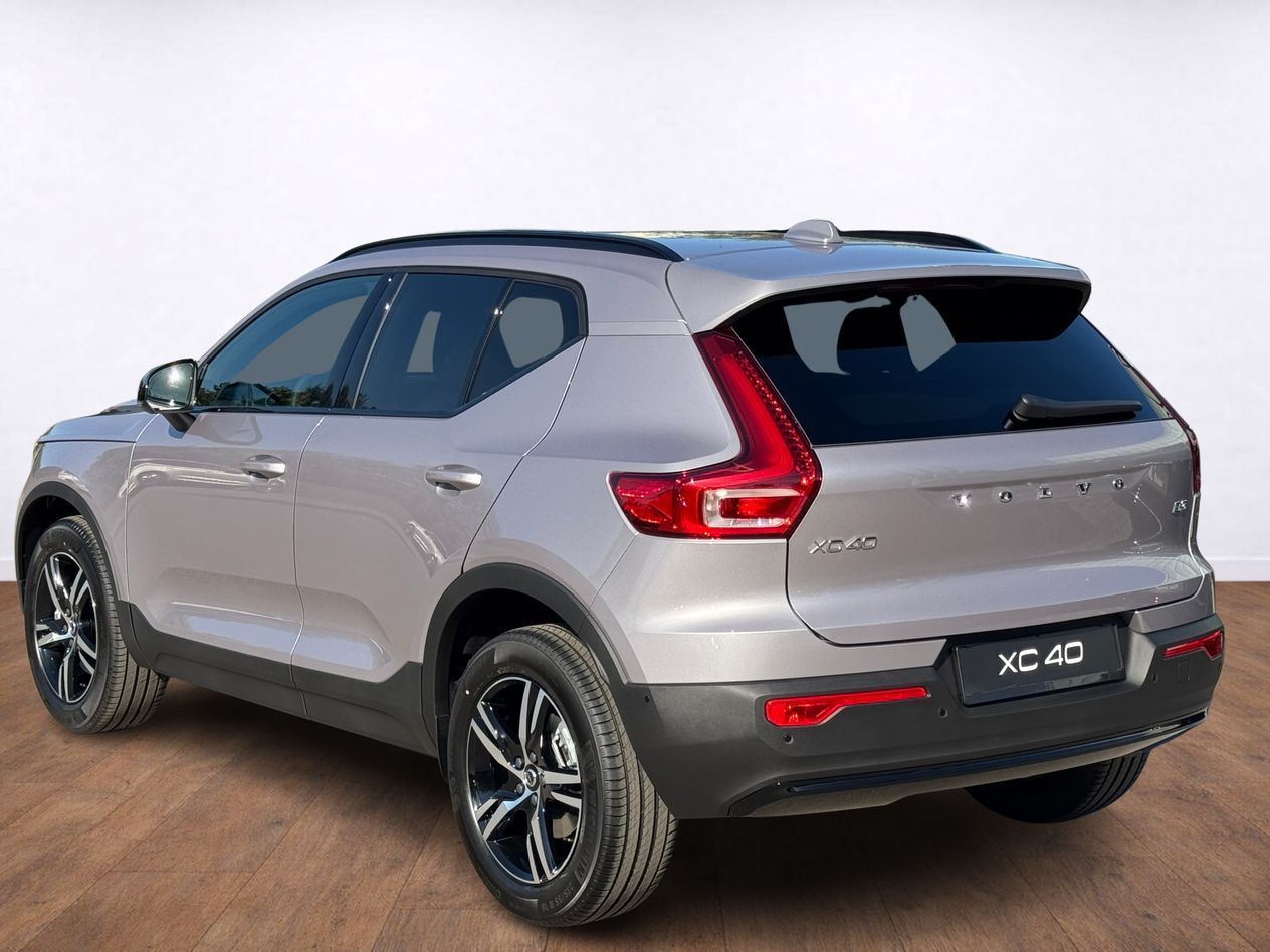 Volvo XC40, PLUS B3, 360°, LIGHTING PAKET - fotka 3