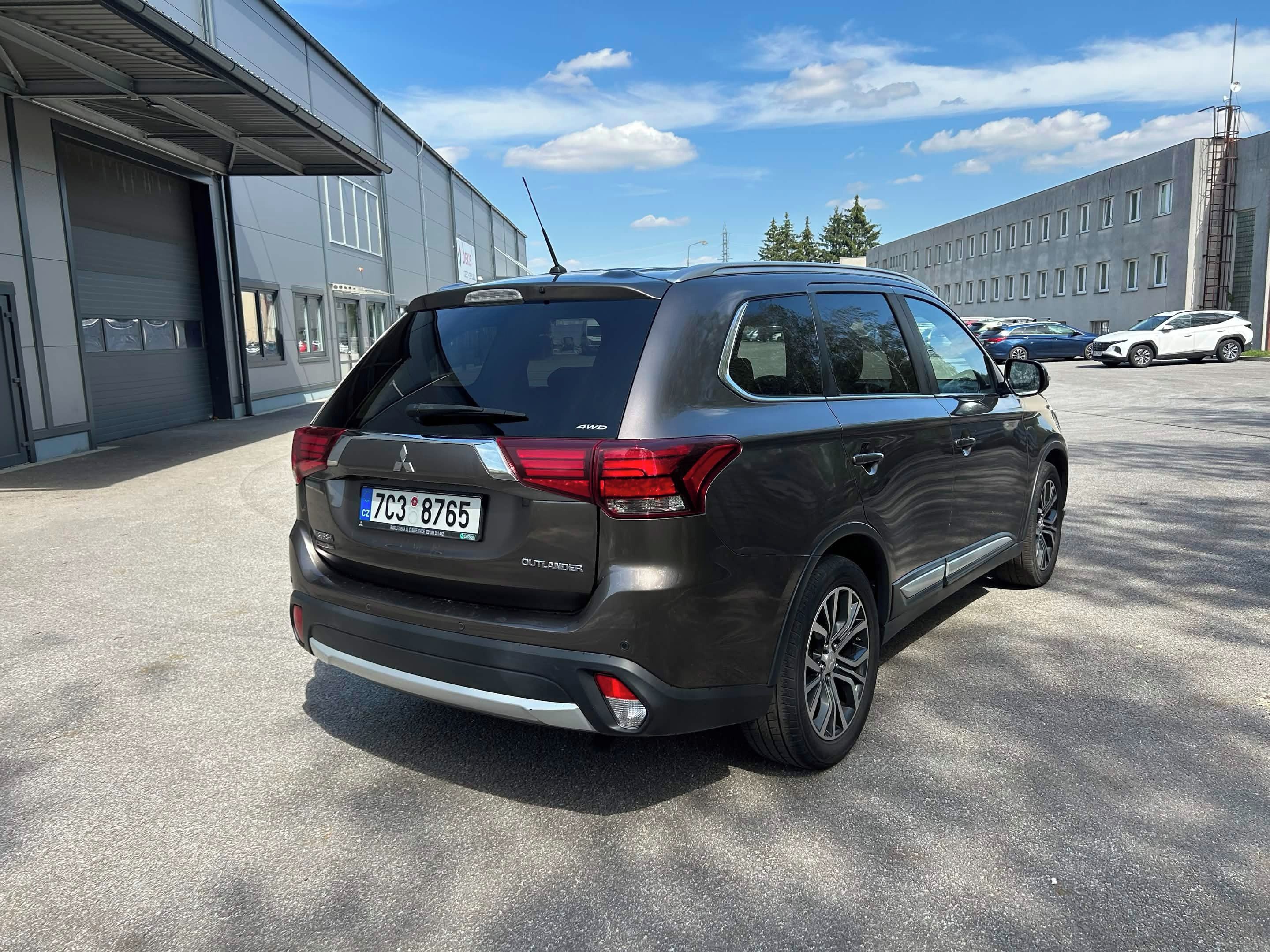 Mitsubishi Outlander, Mitsubishi Outlander, 2.2 DI-D - fotka 4