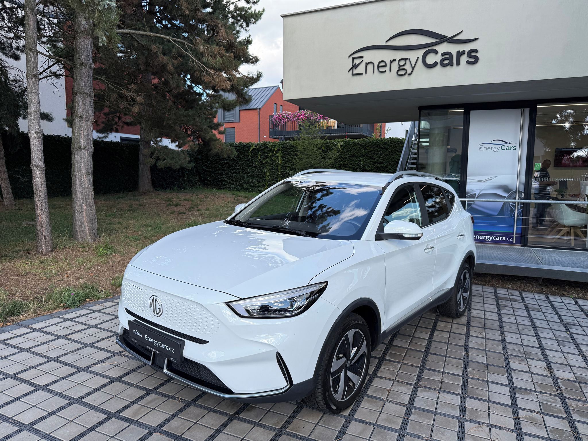 MG ZS, Standart Range LFP Tažné