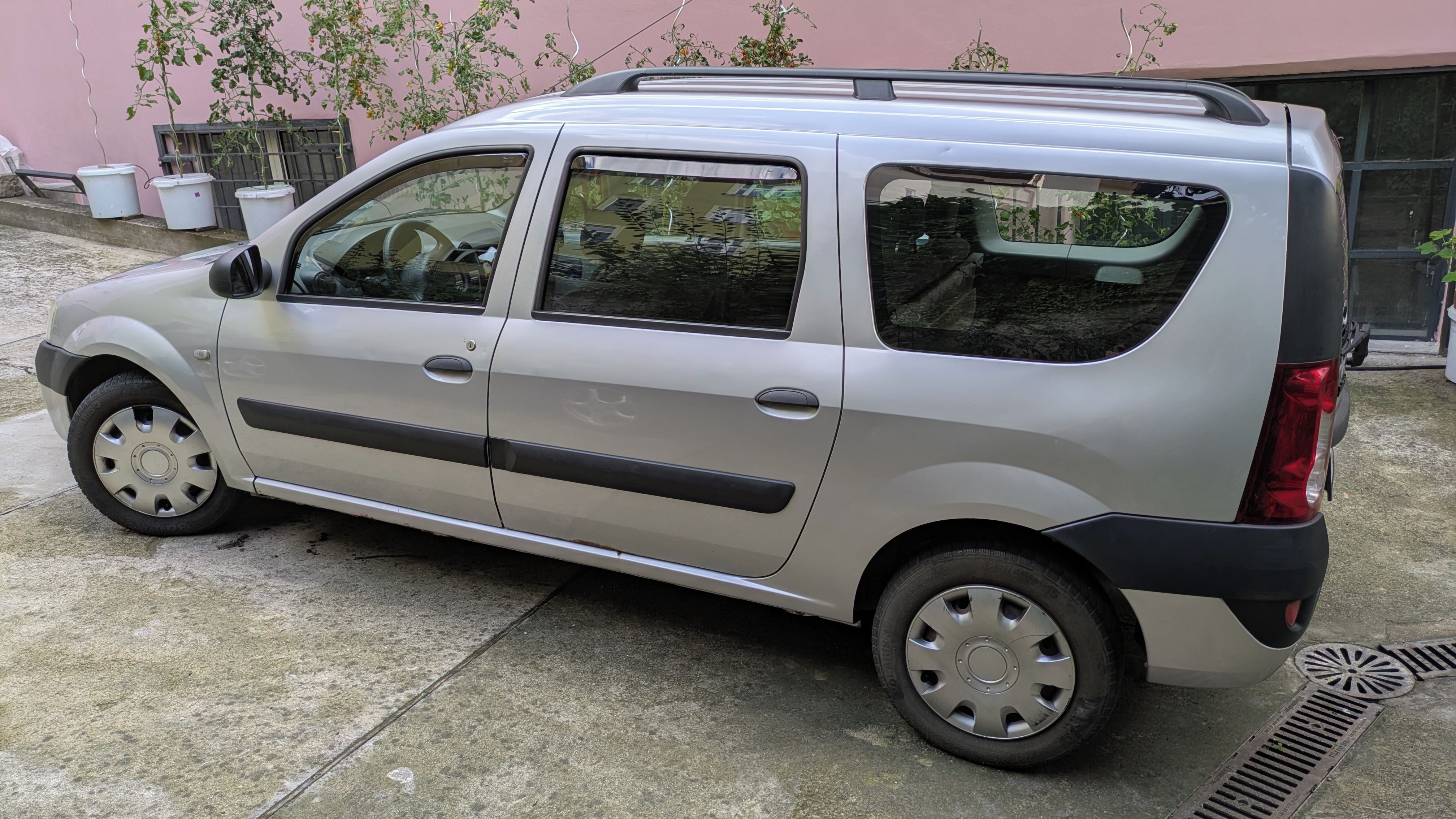 Dacia Logan, 1.5 dCi, koupeno v ČR - fotka 3