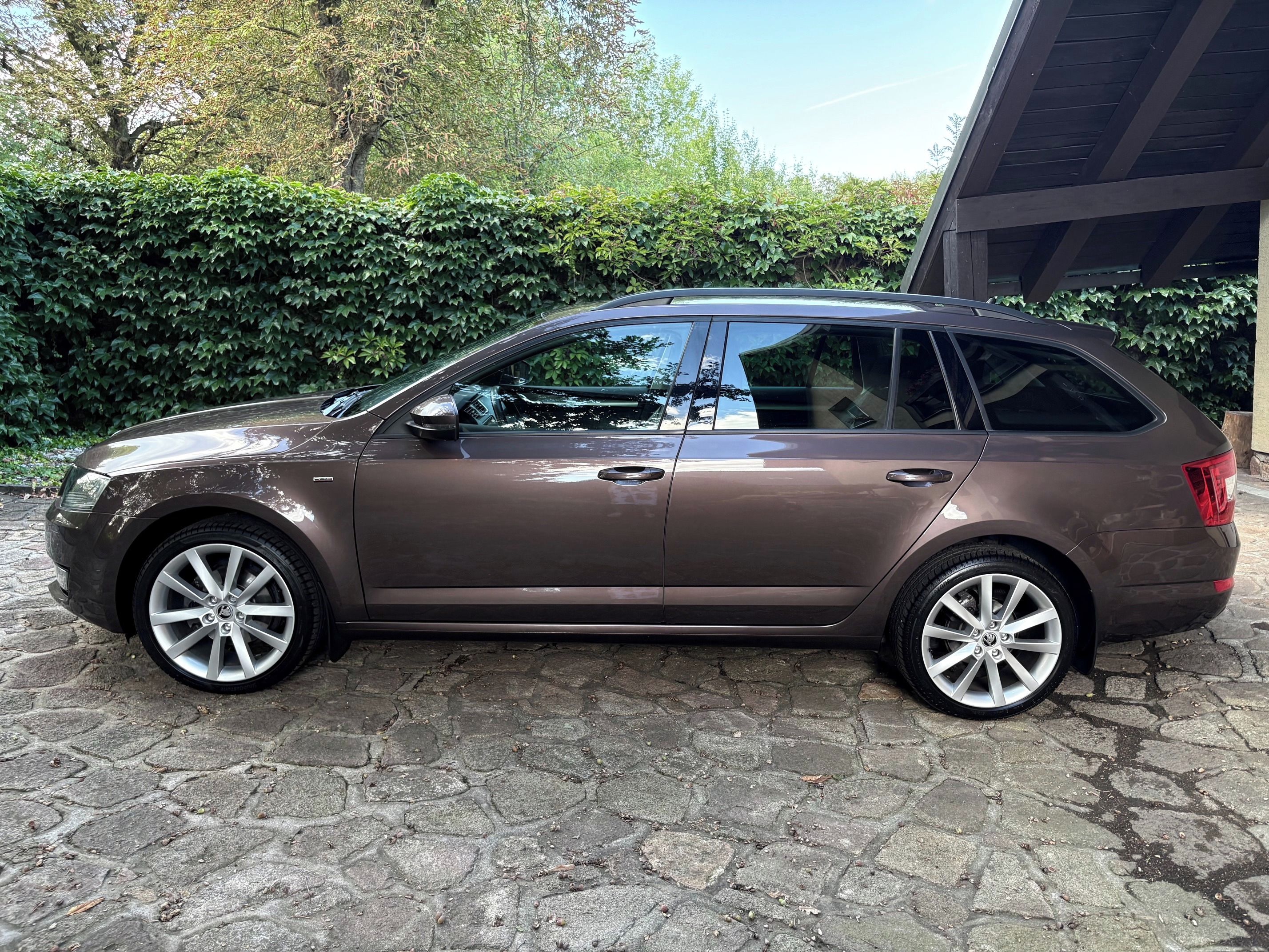Škoda Octavia, 1,4 TSI 110kW - JOY - Xenony - fotka 4