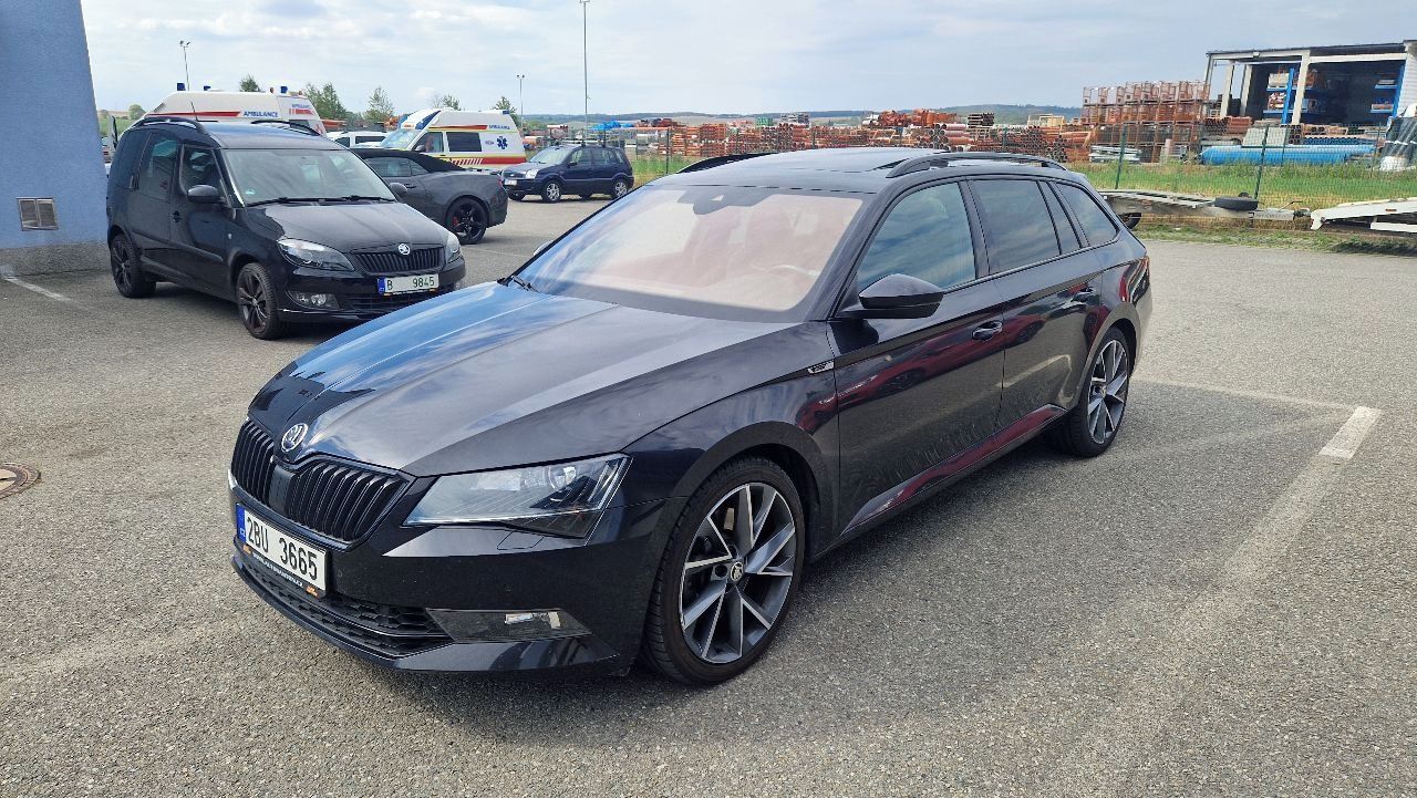 Škoda Superb, 2,0 TSi Sportline - fotka 2