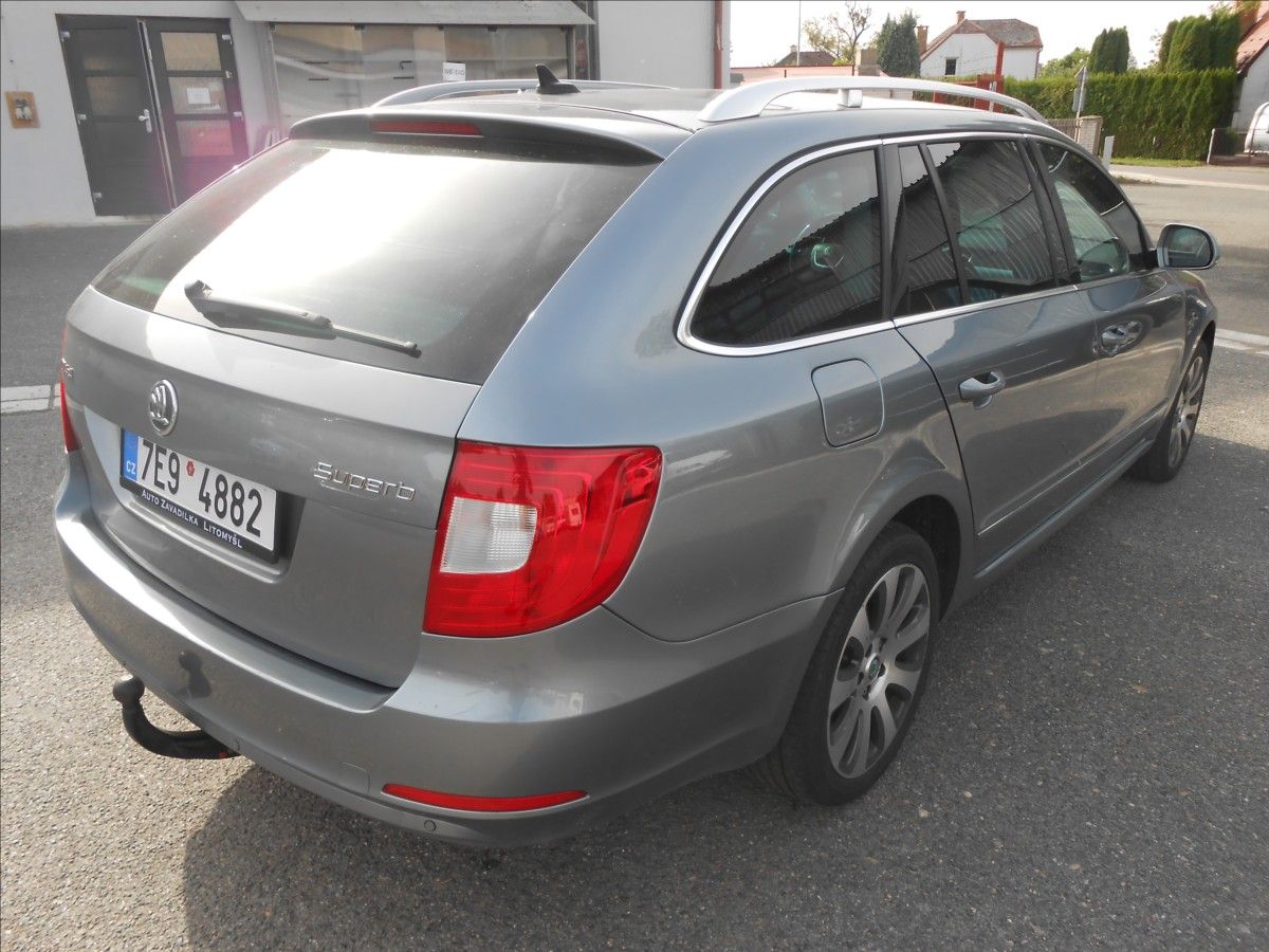 Škoda Superb, 2,0 TDi 103 Kw 4x4 DSG!! - fotka 6