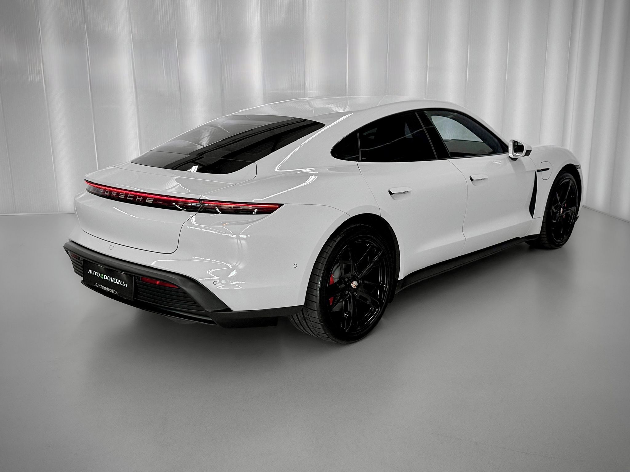 Porsche Taycan, 4S PERFORMANCE, VZDUCH, BOSE - fotka 6