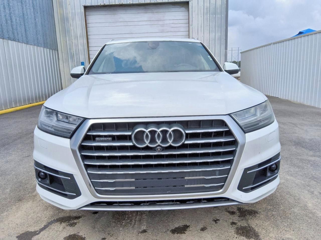 Audi Q7, Auto na cestě - fotka 5