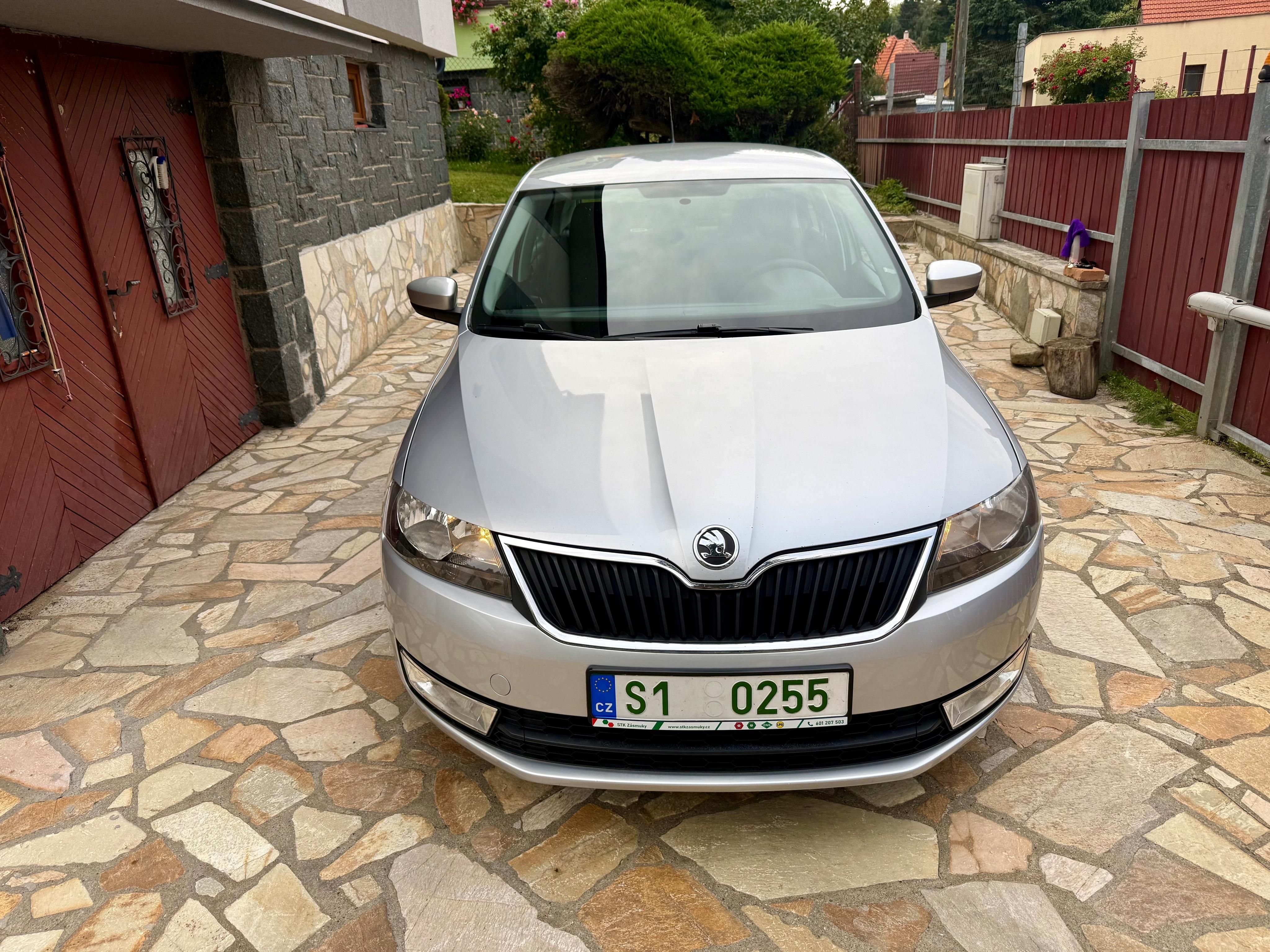 Škoda Rapid, 1.2 TSI 63KW CLASIC PLUS KLIMA - fotka 2