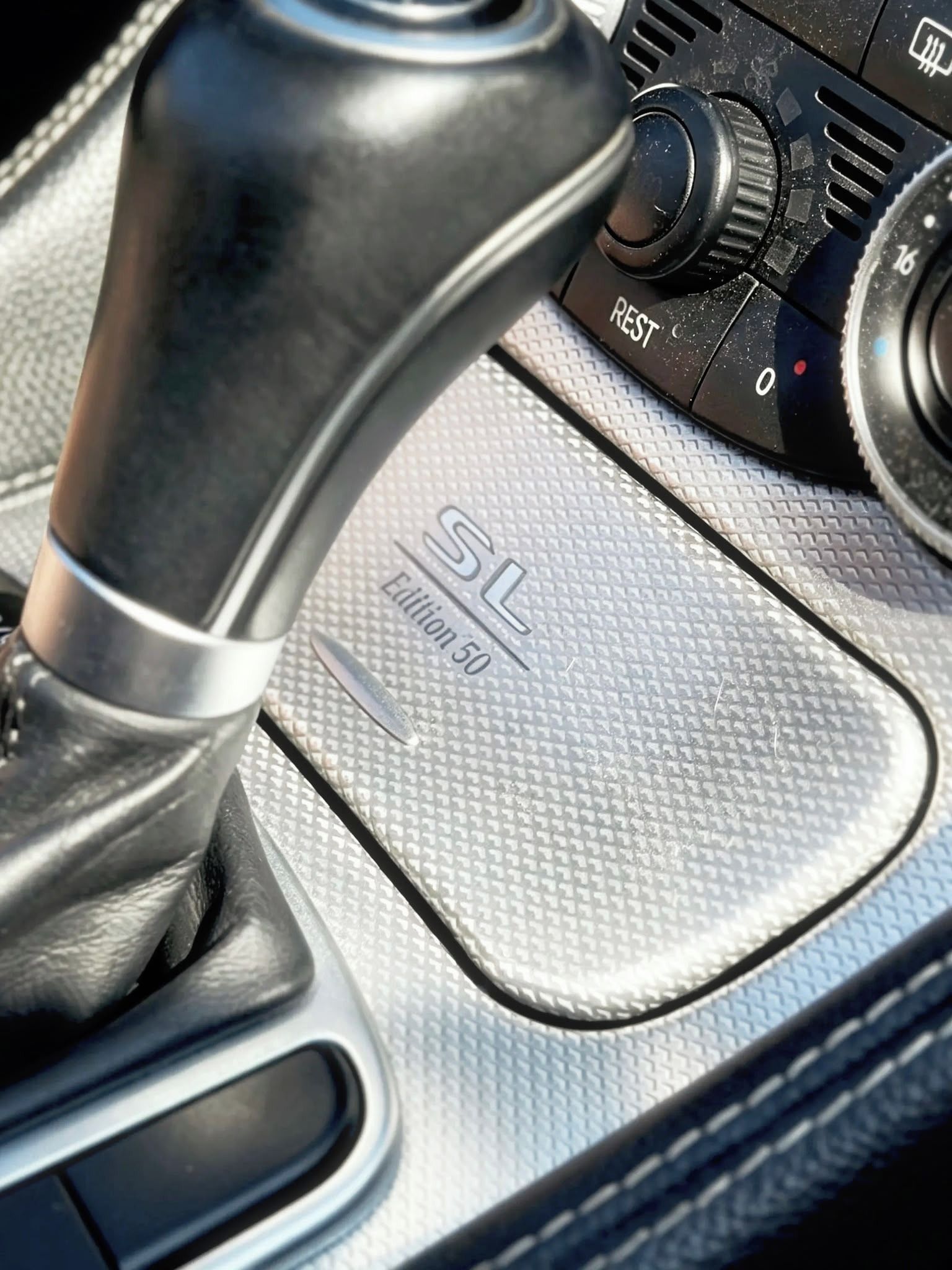Mercedes-Benz SL, Výjimečný posezóní prodej. - fotka 2