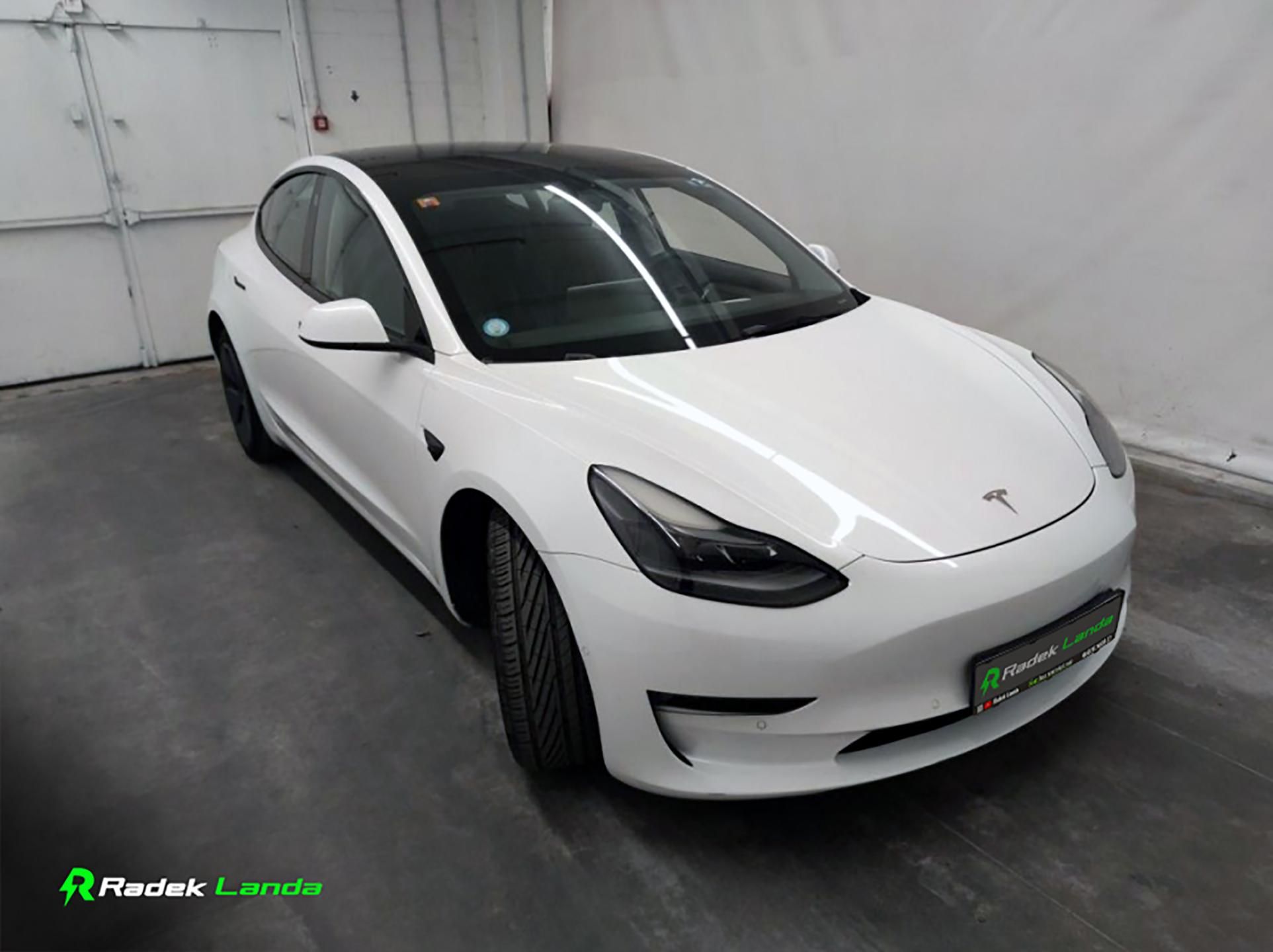 Tesla Model 3, AWD | Dual Motor, AMD Ryzen