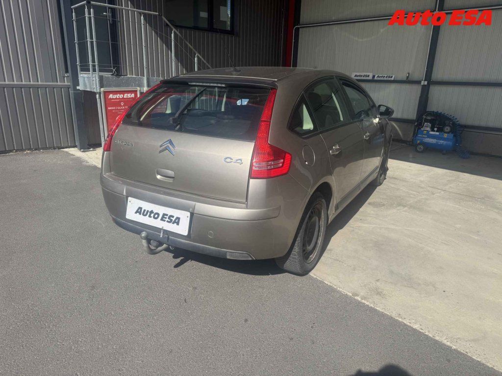 Citroën C4, 1.6i,2.maj,ČR - fotka 2