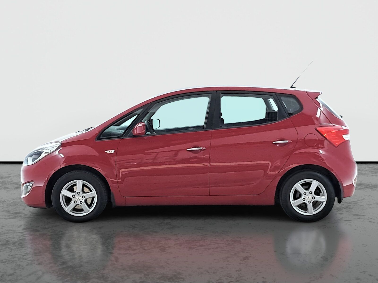Hyundai ix20, 1.4 CVVT, Automatická klima - fotka 3