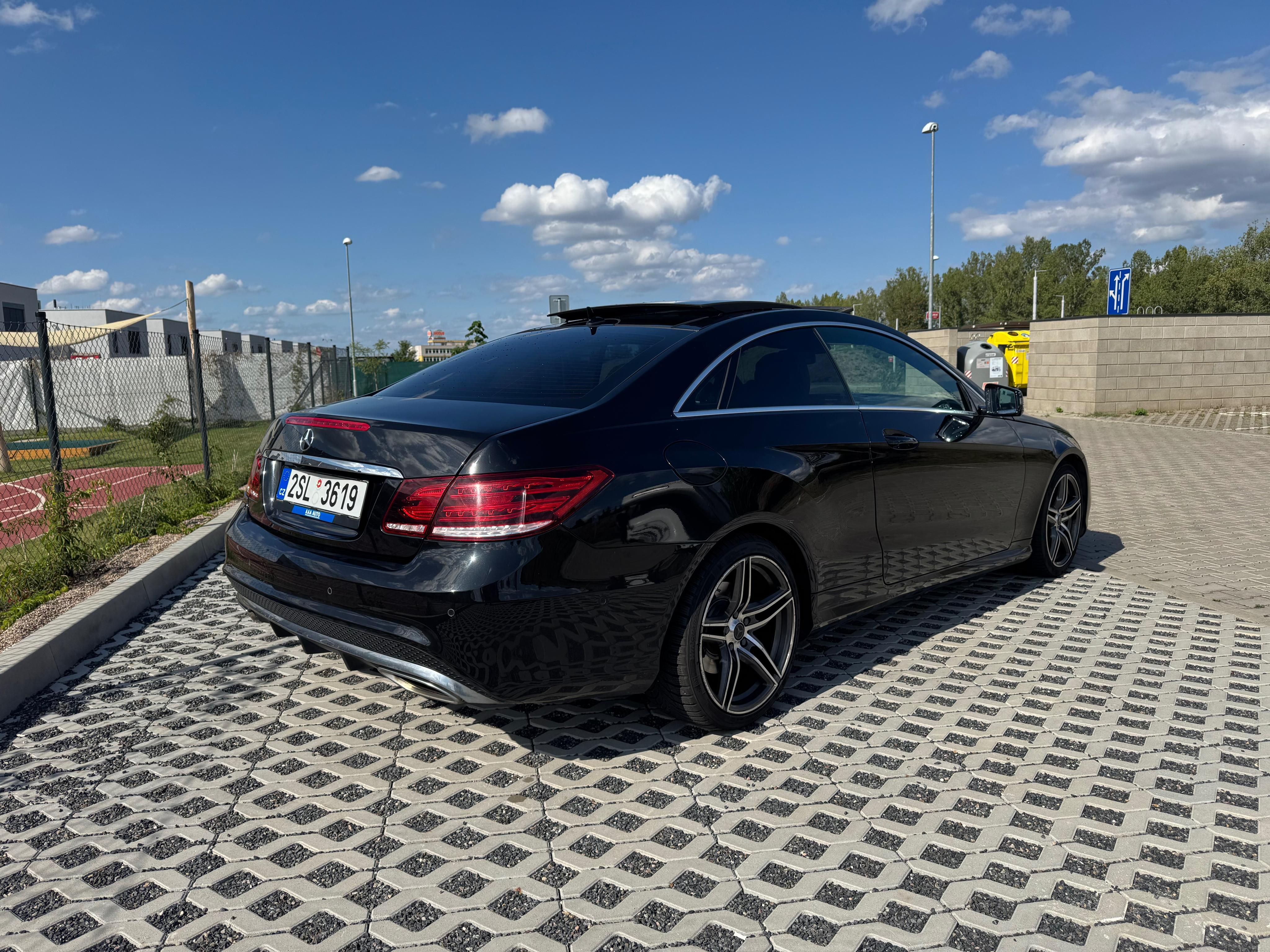 Mercedes-Benz Třídy E, Mercedes E-Class Coupe 4Matic - fotka 2