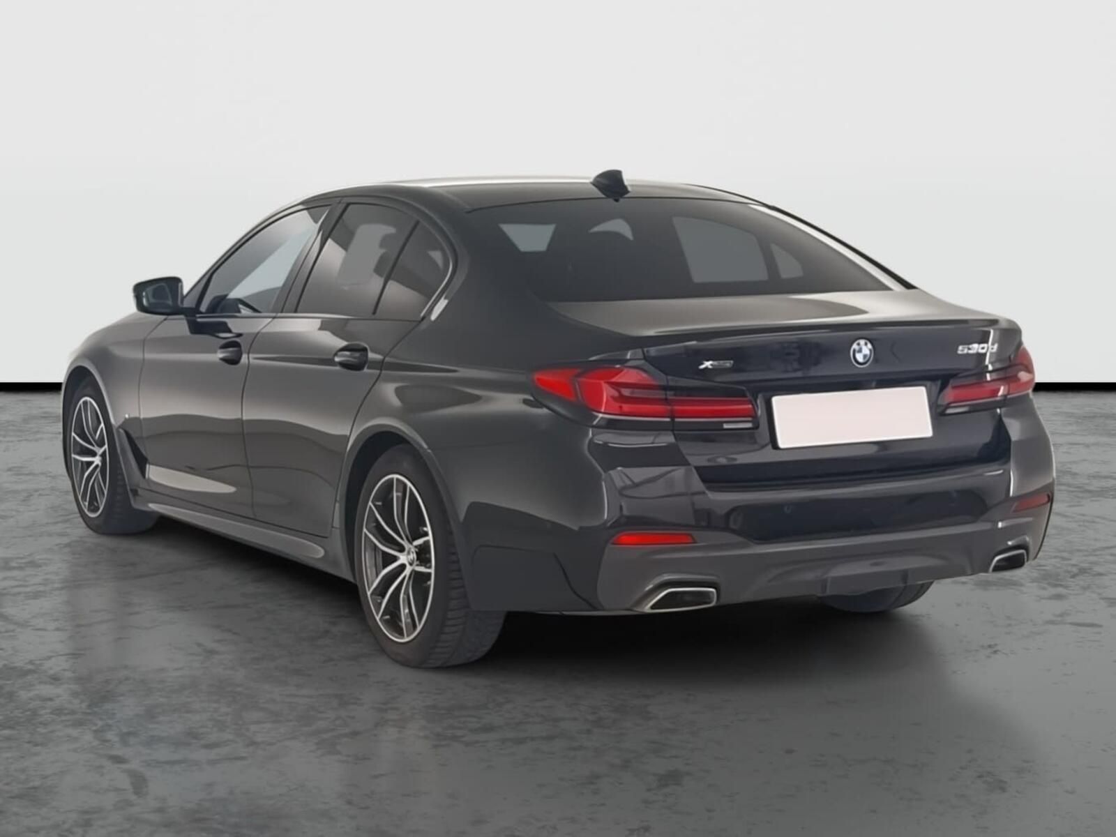 BMW Řada 5, 530d xDrive, M Paket - fotka 4