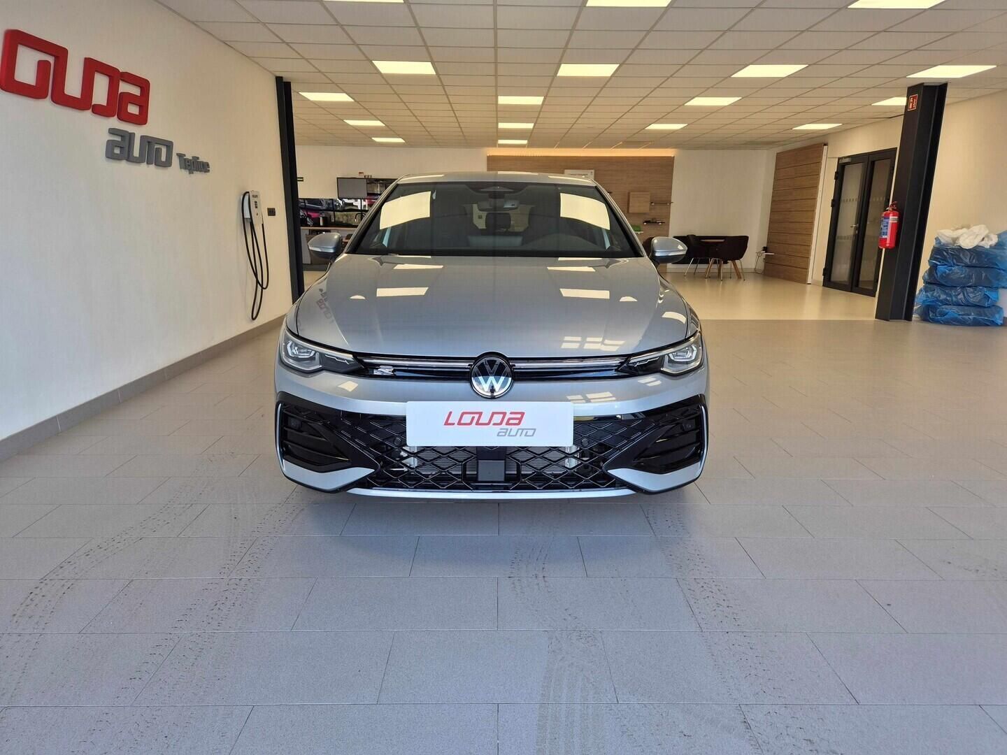 Volkswagen Golf, R-Line People 1,5 eTSI 7DSG mH - fotka 2