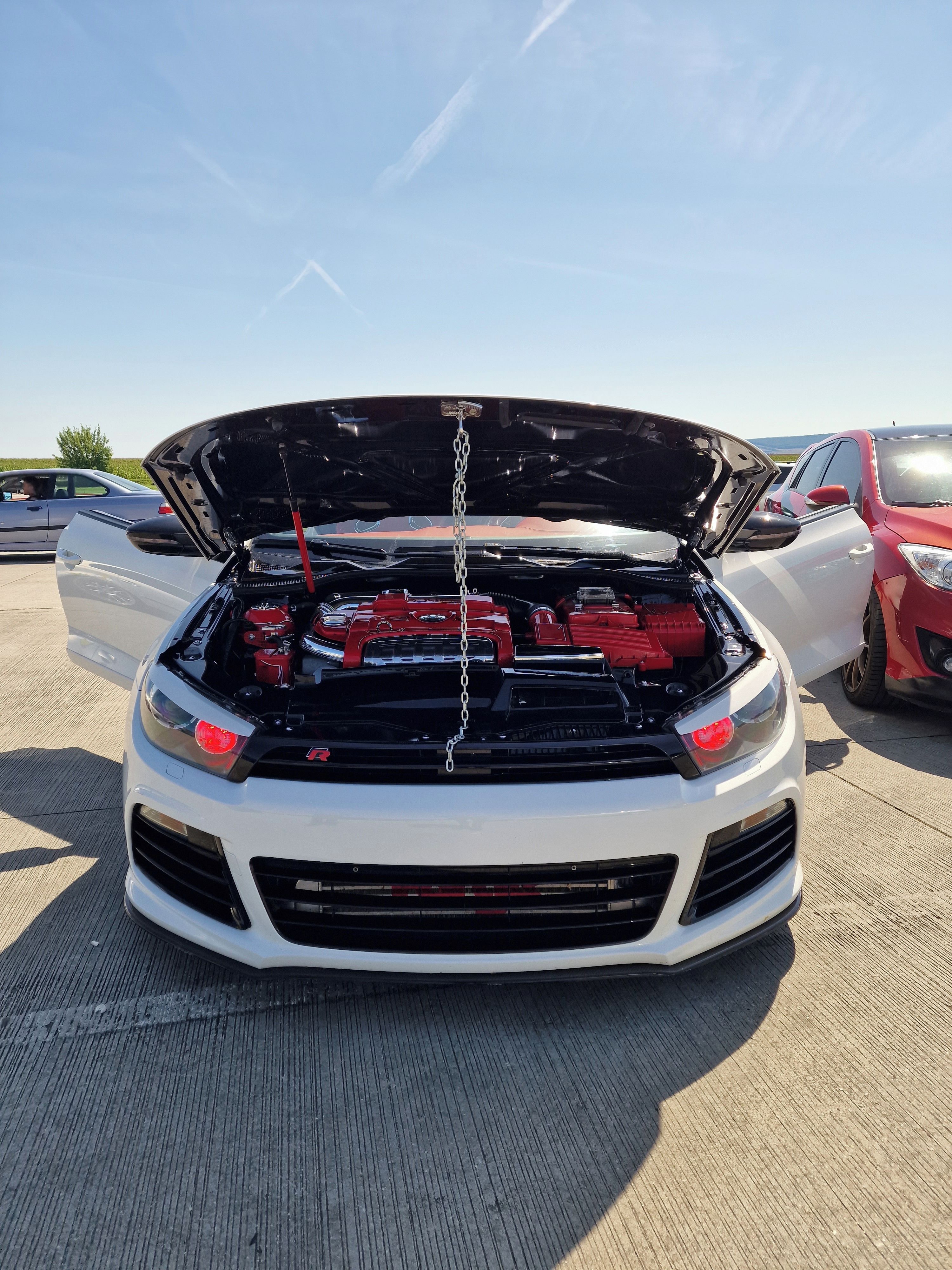 Volkswagen Scirocco, Showcar_Červená kůže_69K km - fotka 2
