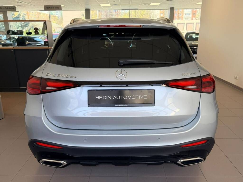 Mercedes-Benz GLC, 300 de 4MATIC - fotka 4