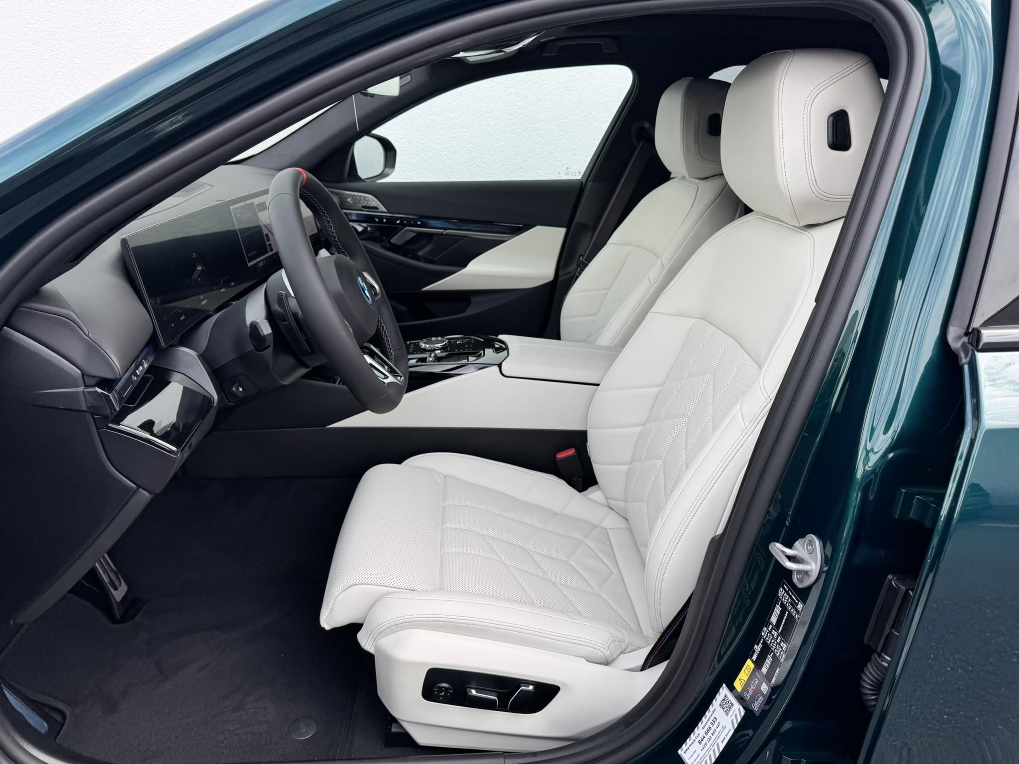 BMW i5, i5 M60 xDrive Sedan - fotka 6
