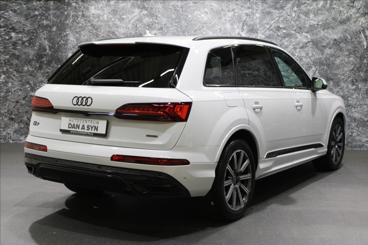 Audi Q7, 3,0 TDI quattro  S line - fotka 4