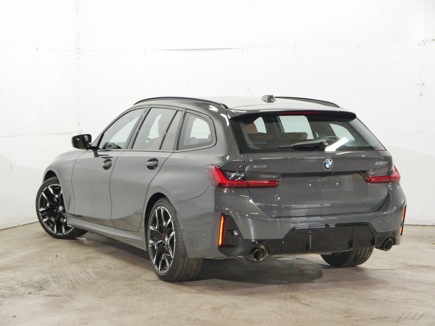 BMW Řada 3, 330i xDrive Touring M PRO - fotka 3