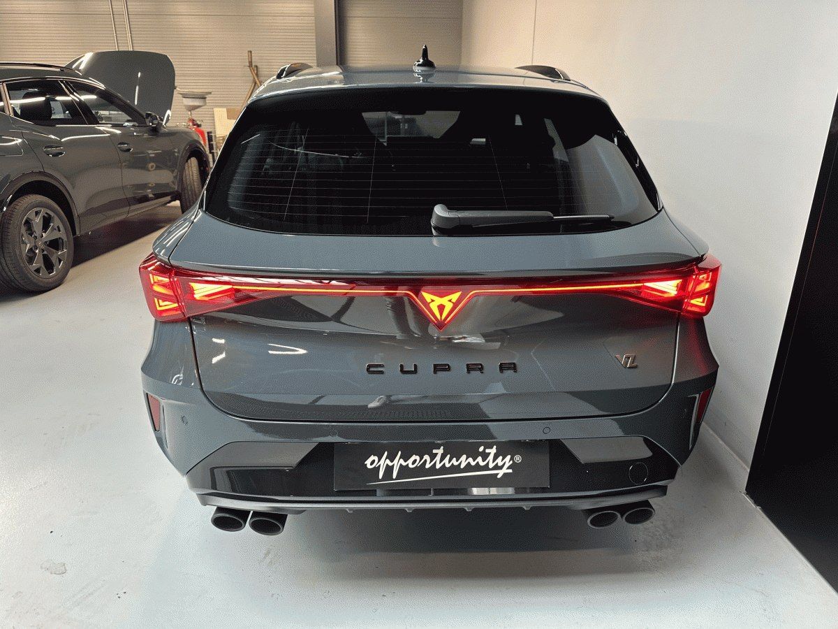 Cupra Leon, VZ 2.0 TSI 333k DSG 4WD - fotka 5