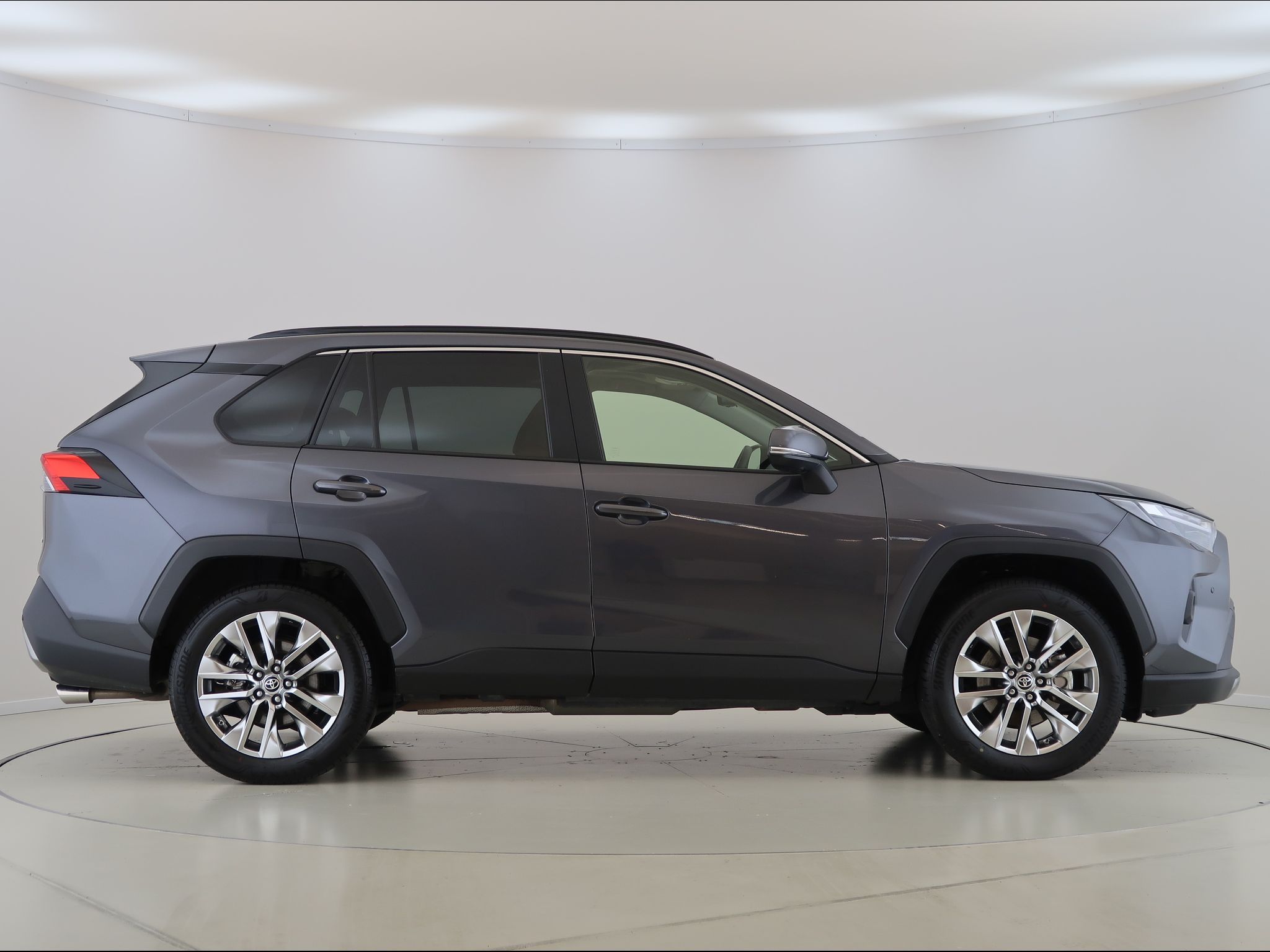 Toyota Rav4, 2.5Hybri,CZ,Exekutive,4x4 - fotka 4