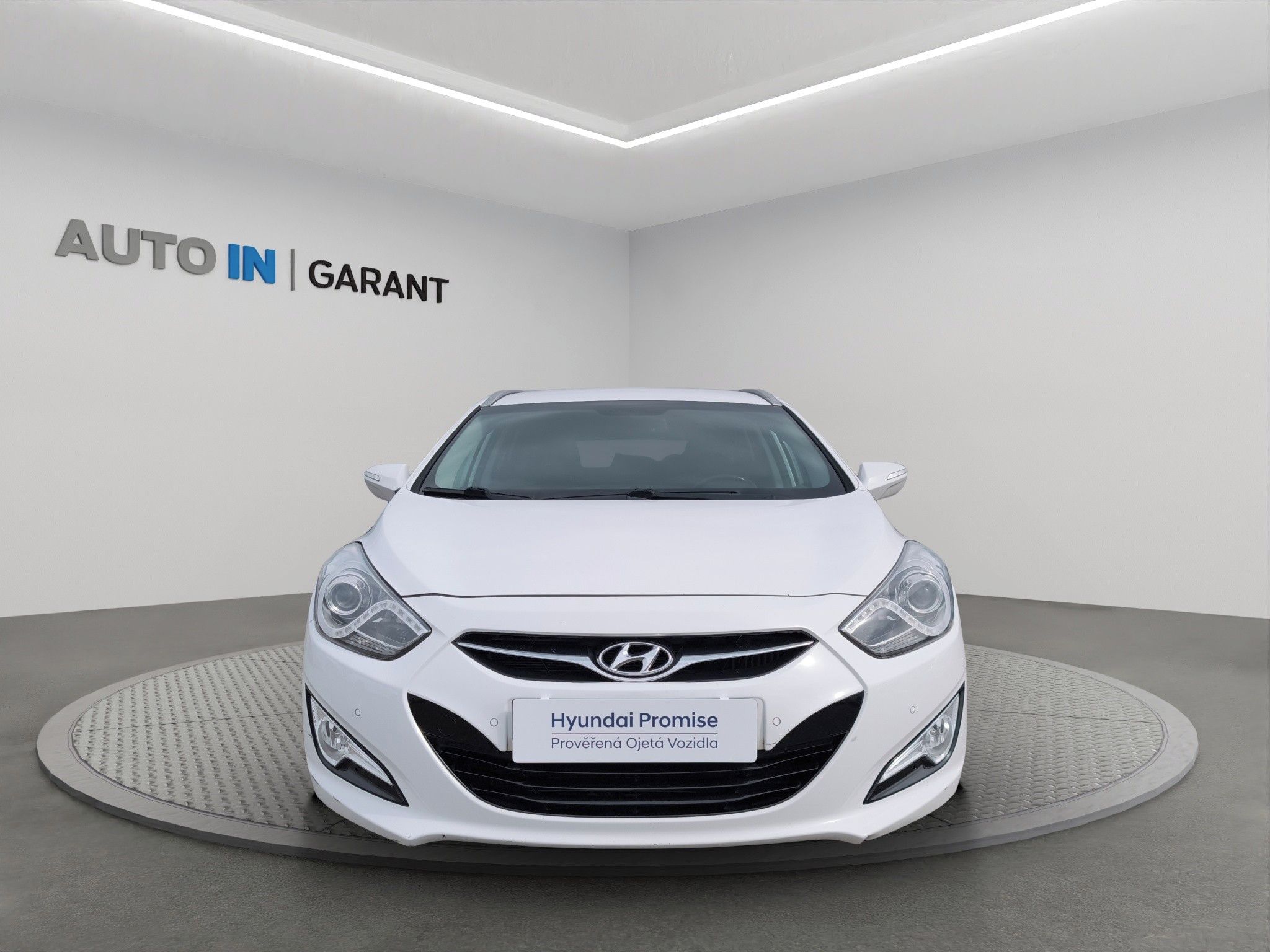 Hyundai i40, 1.7 CRDi 100kW, A/T, ČR, 1. Ma - fotka 2