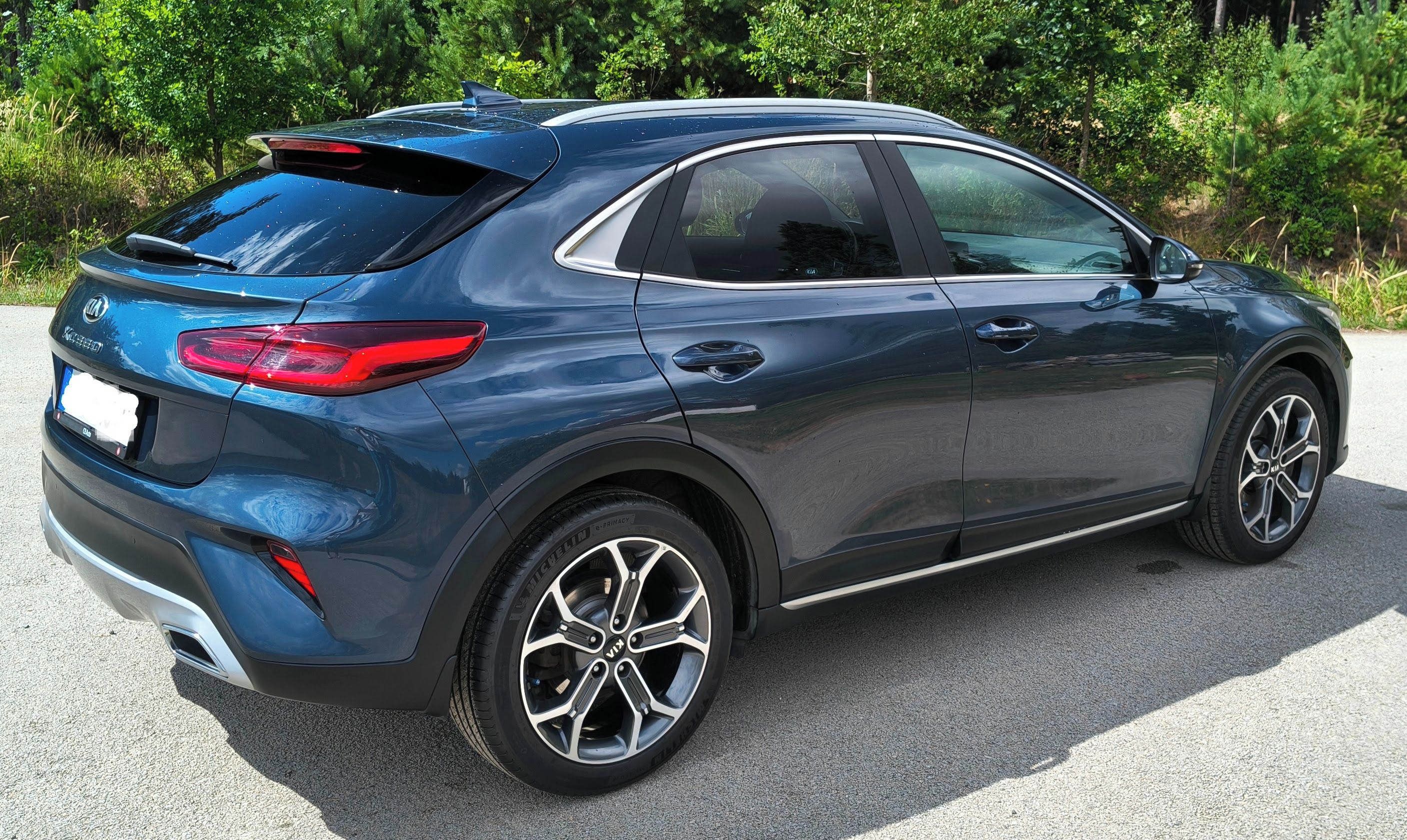 Kia XCee´d, 1,6 T-GDI GPF EXCLUSIVE - fotka 3