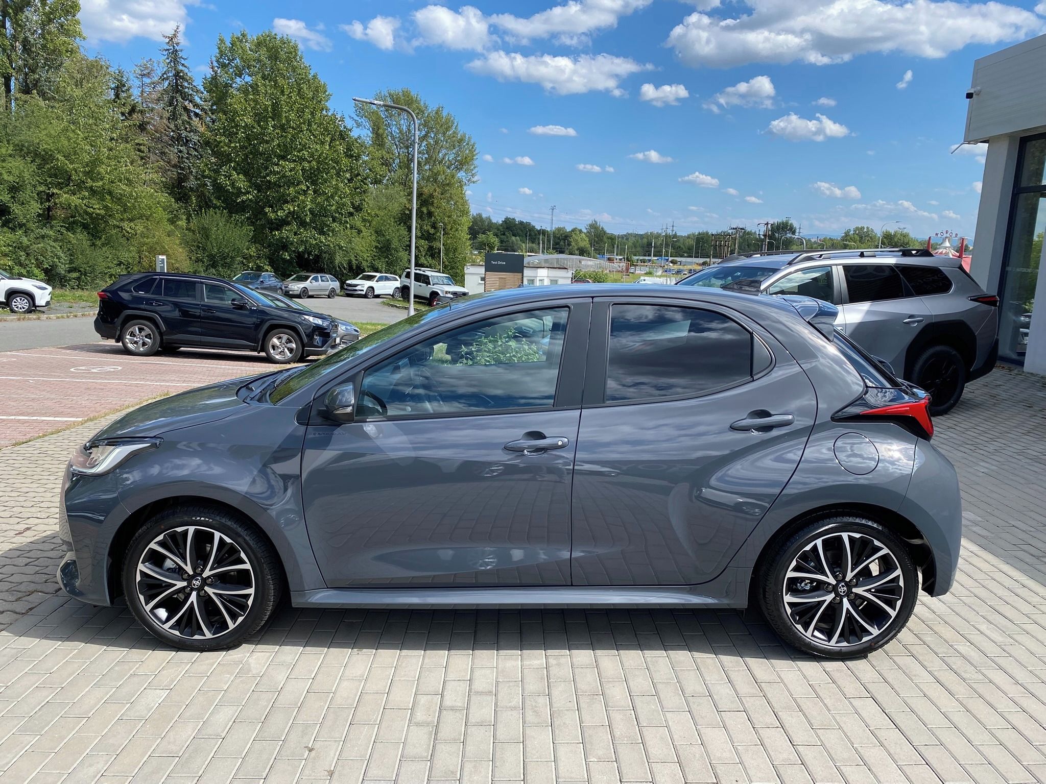 Toyota Yaris, 1.5 HEV STYLE - fotka 3
