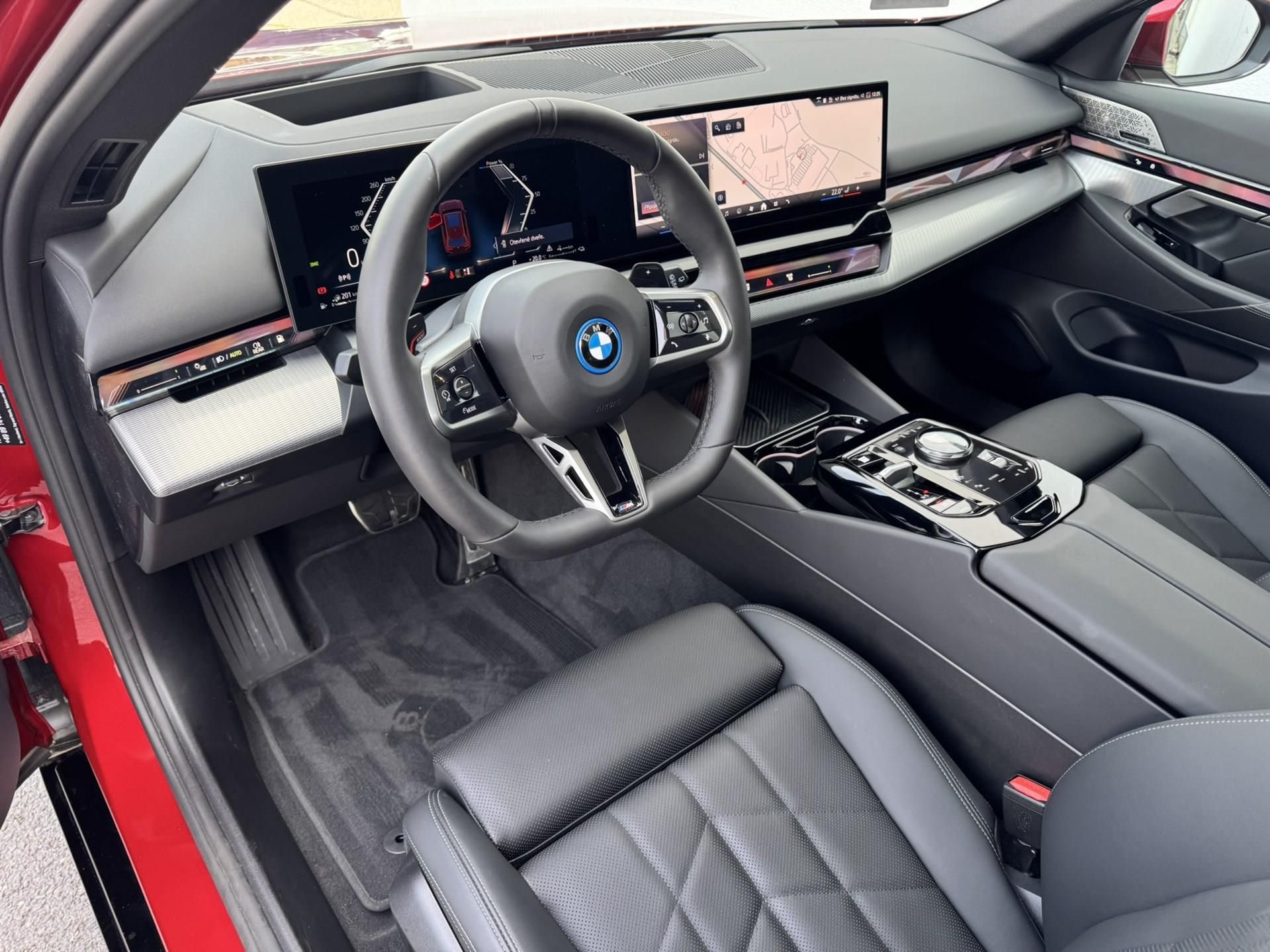 BMW Řada 5, 550e xDrive Touring Tažné Bowe - fotka 5