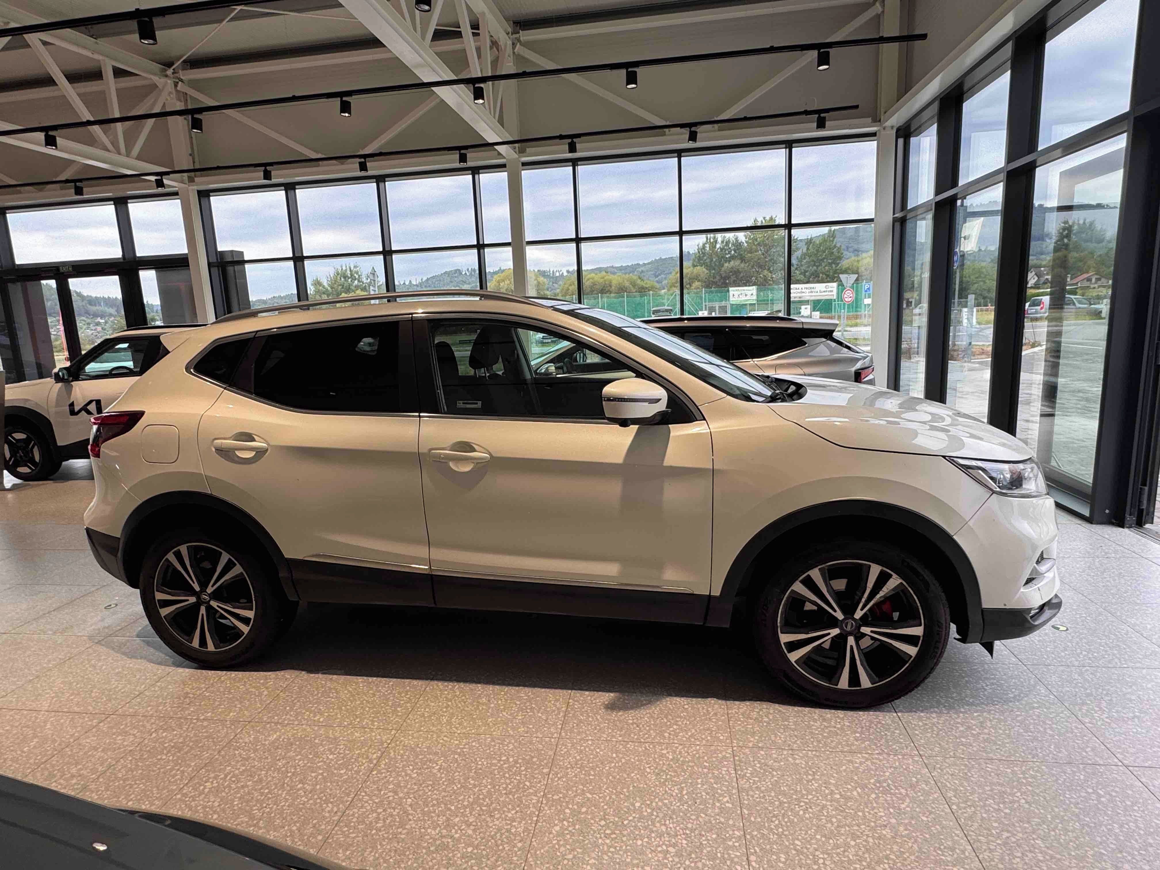 Nissan Qashqai, 1.6 DIG-T N-CONECTA - fotka 4
