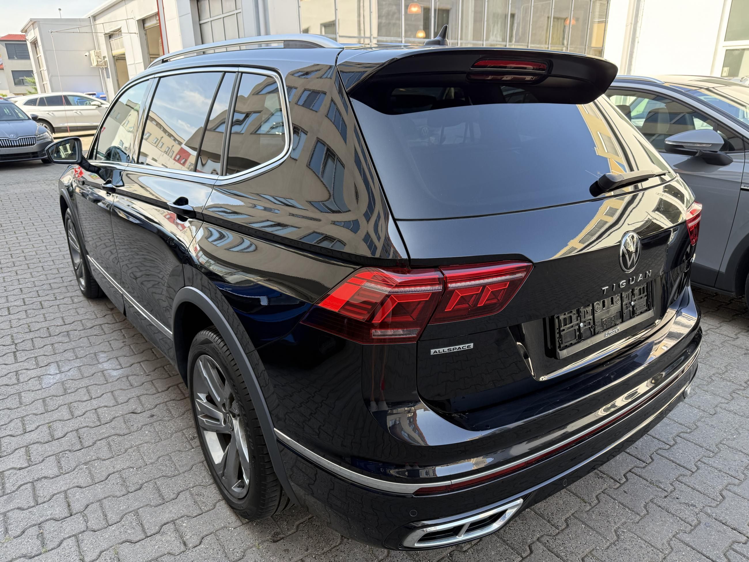 Volkswagen Tiguan Allspace, 2.0 TSI 140kW 4x4 DSG R-Line - fotka 4