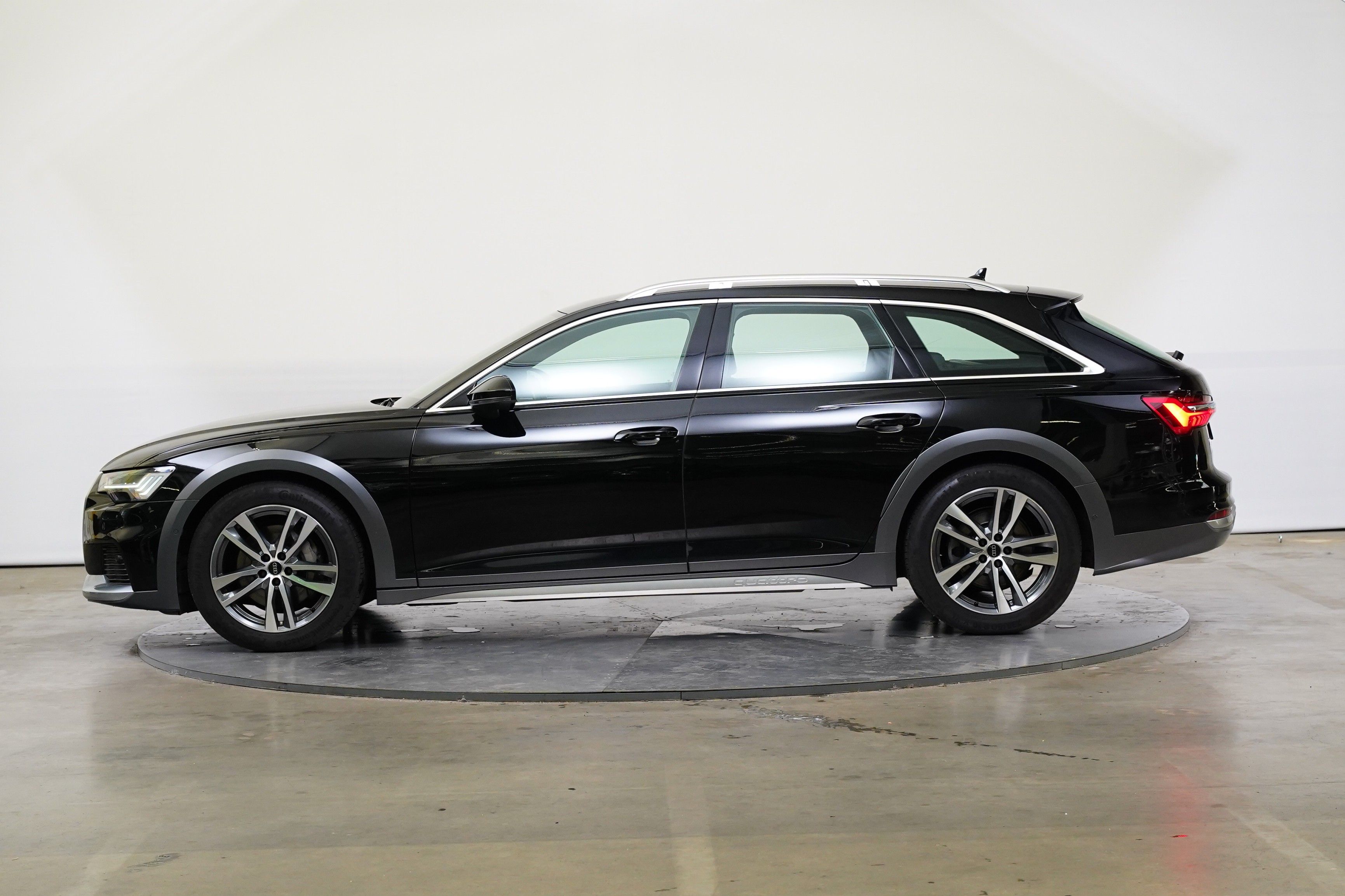 Audi A6 allroad, 3.0 TDI 210 kW V6 Allroad - fotka 3