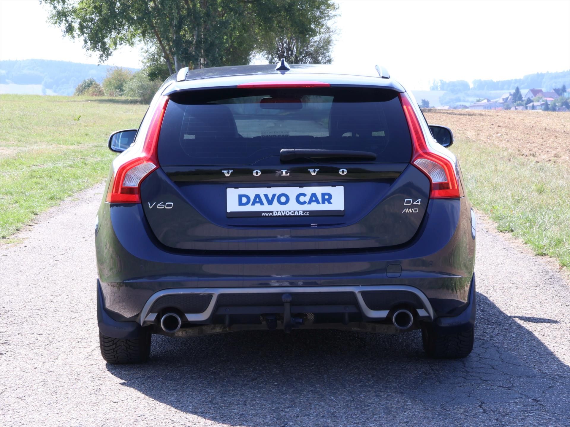 Volvo V60, 2,4 D4 V5 120kW AWD R-design - fotka 6