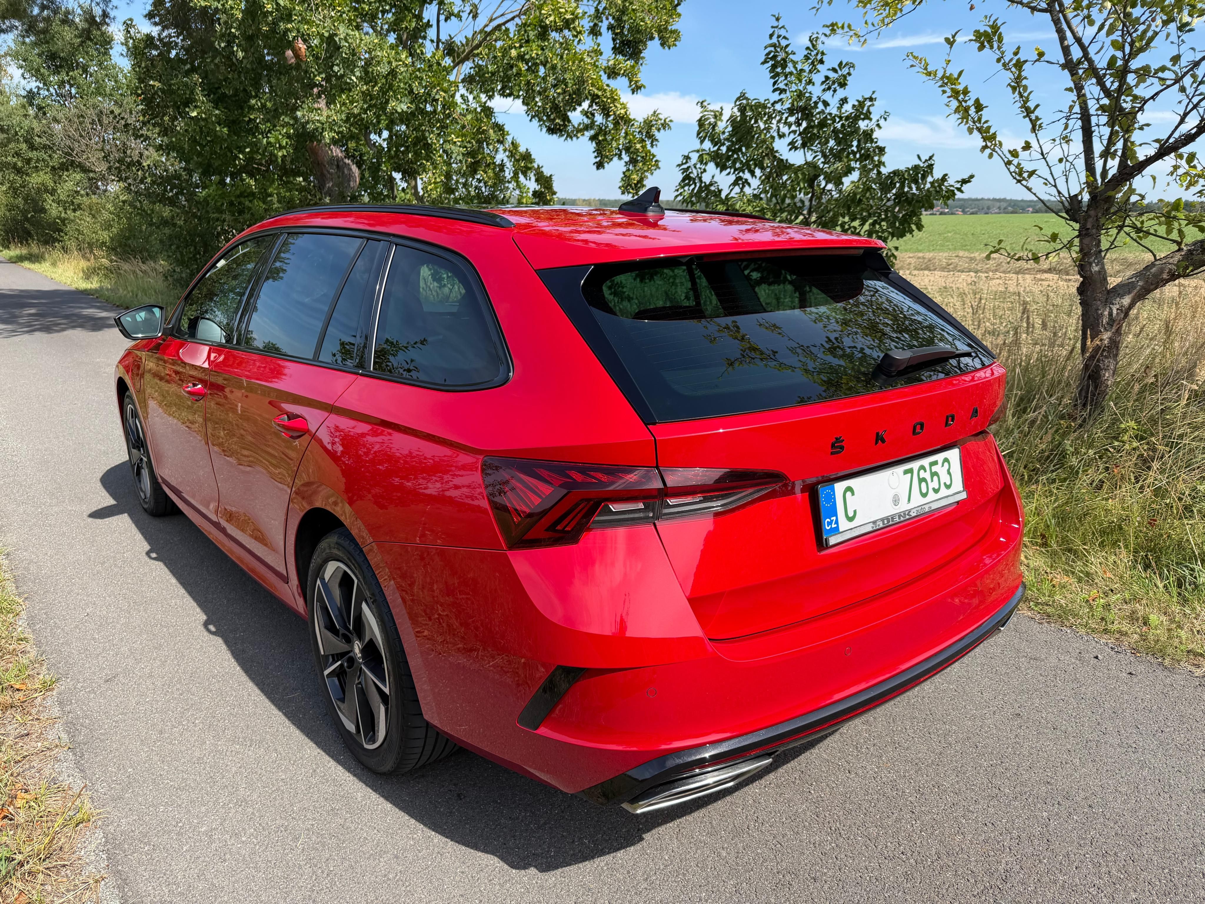 Škoda Octavia, RS iV 1,4i/E 180kW - fotka 4