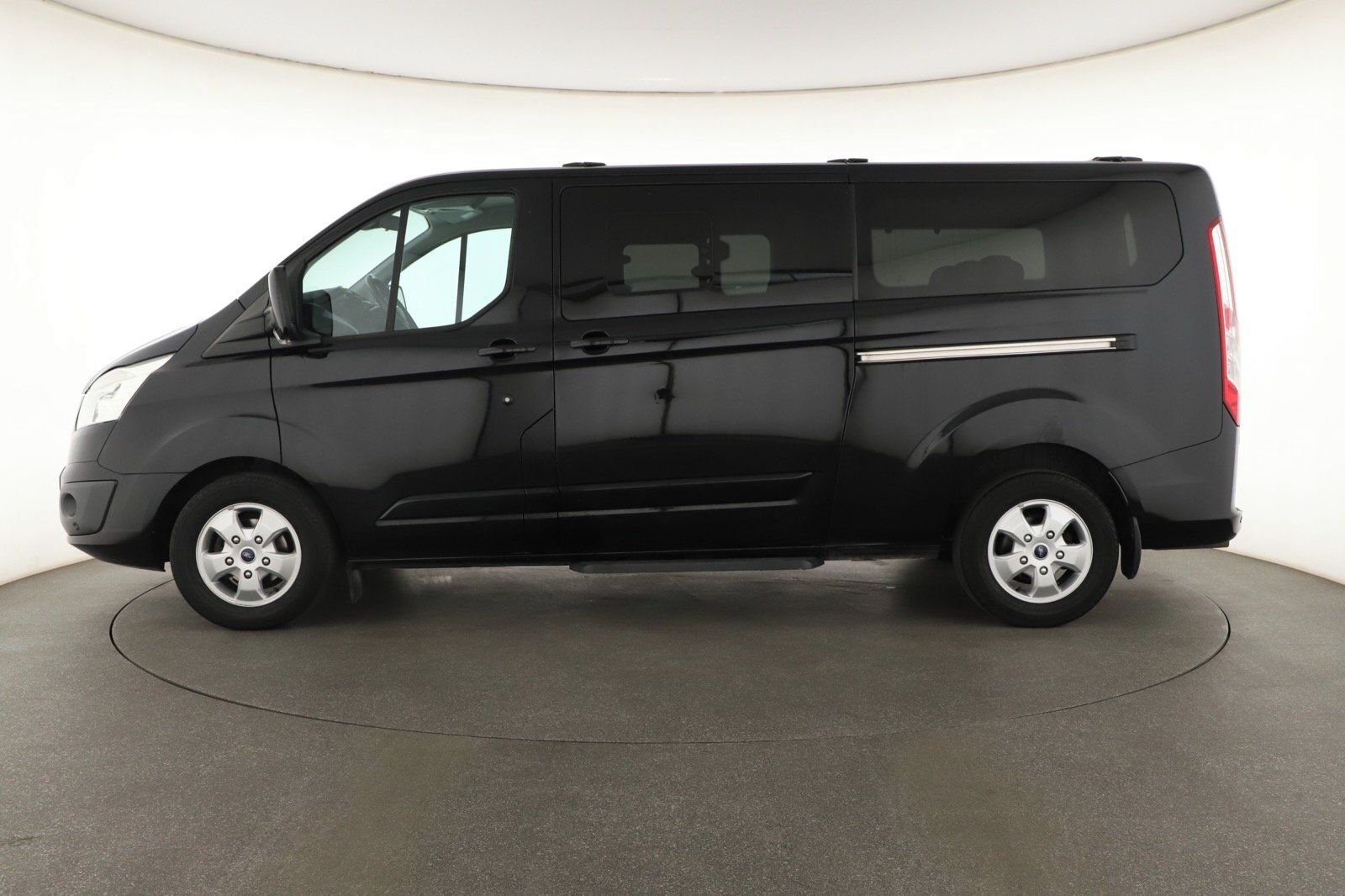 Ford Tourneo Custom, 2.0 EcoBlue, Klima, ČR, 1Maj - fotka 3