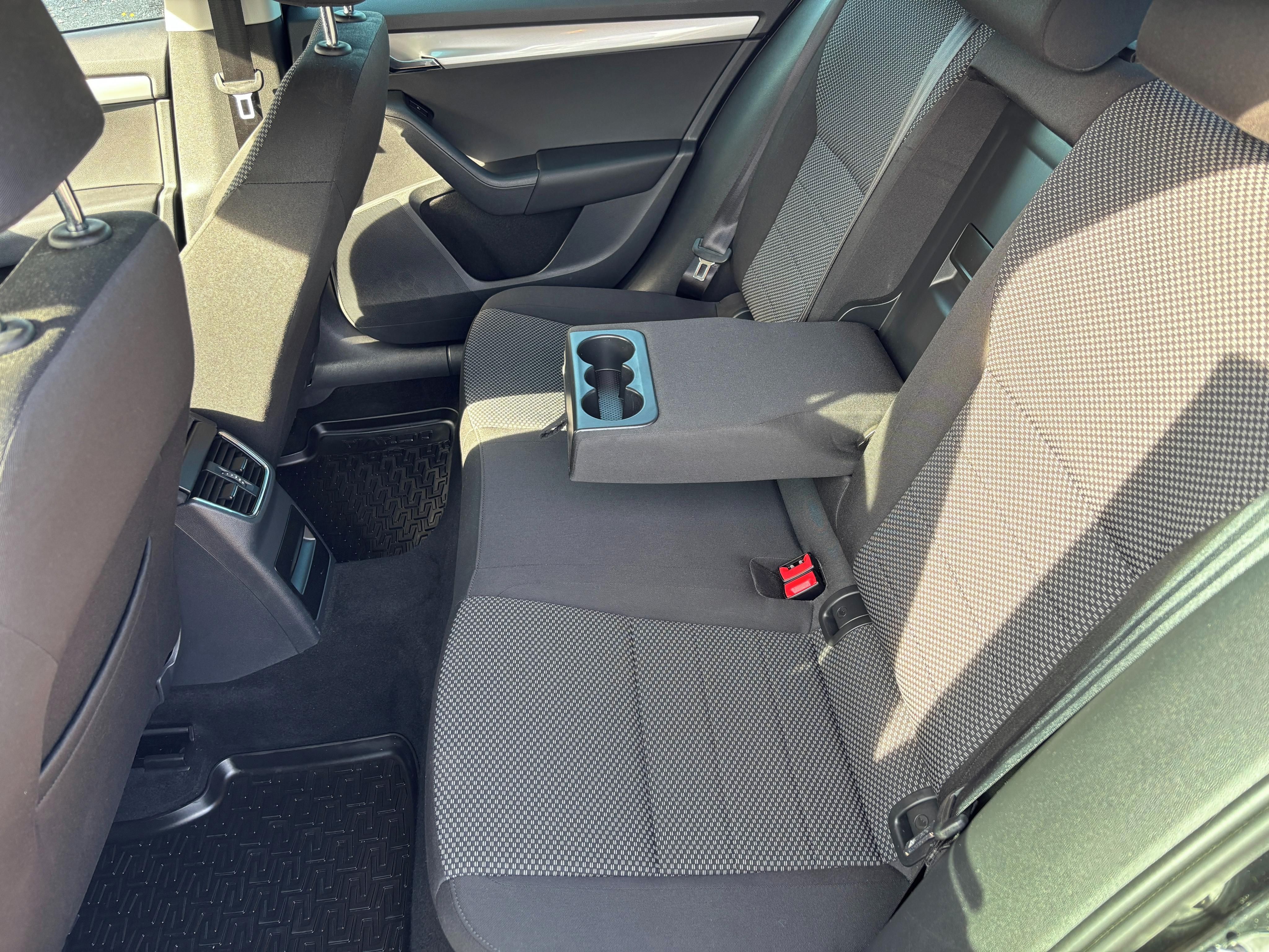 Škoda Octavia, Octavia 2.0 TDI, 110kw, 1. maj - fotka 6