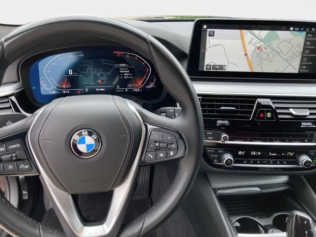 BMW Řada 5, 530i xDrive Touring*Kamera* - fotka 6