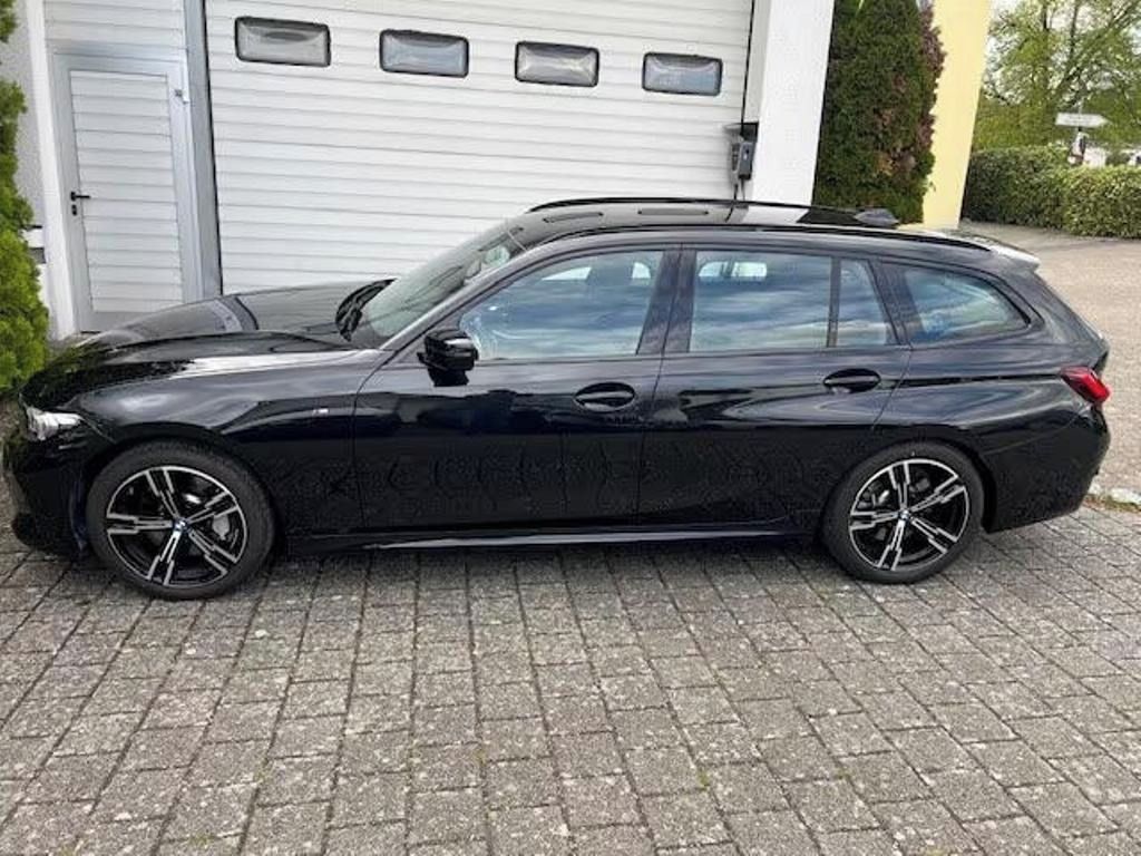 BMW Řada 3, 330I xDrive Touring M Sport - fotka 6