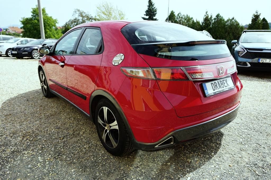 Honda Civic, 1,4i- Vtec 73 kW - fotka 6