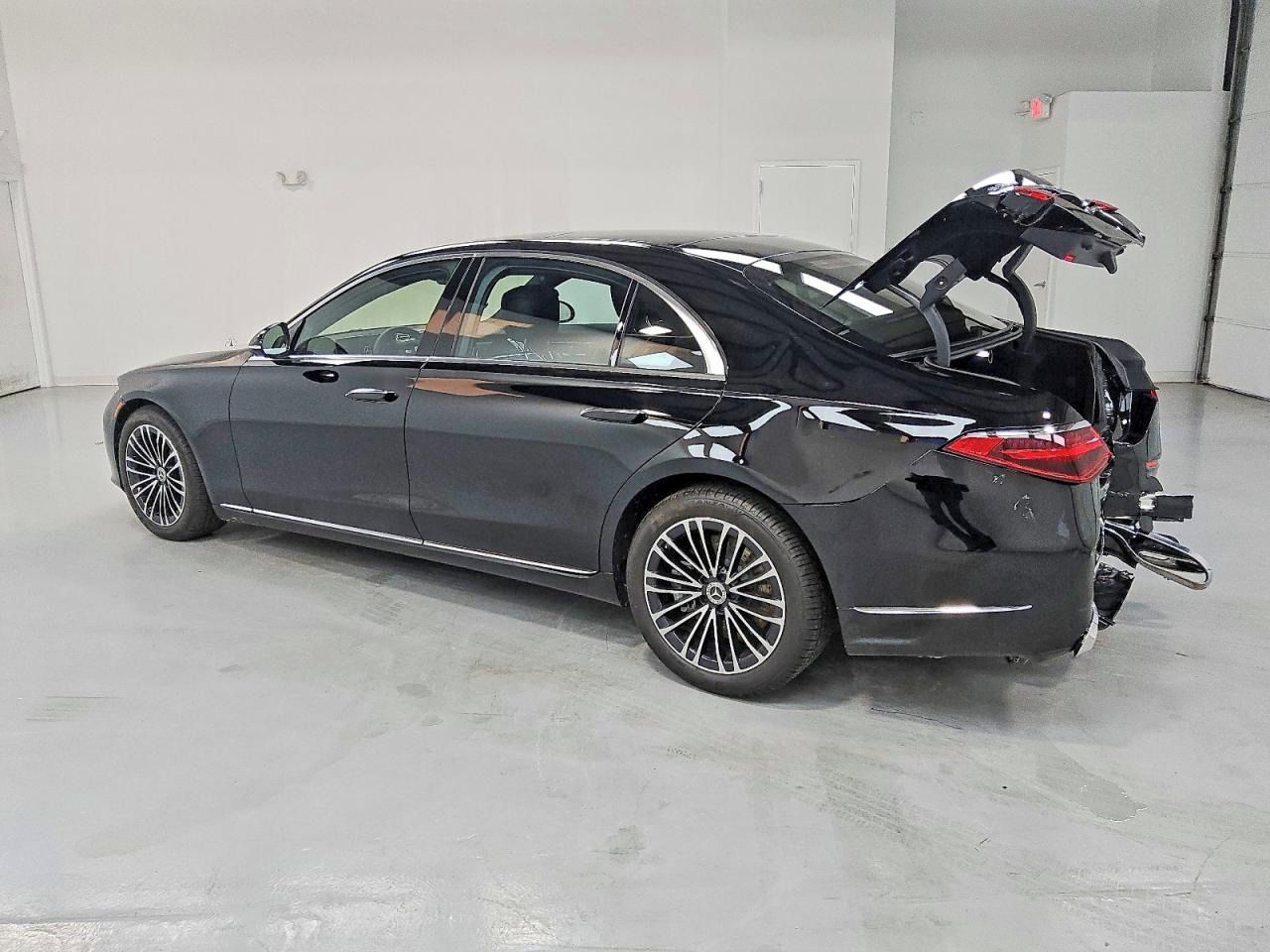 Mercedes-Benz Třídy S, Auto na cestě - fotka 3